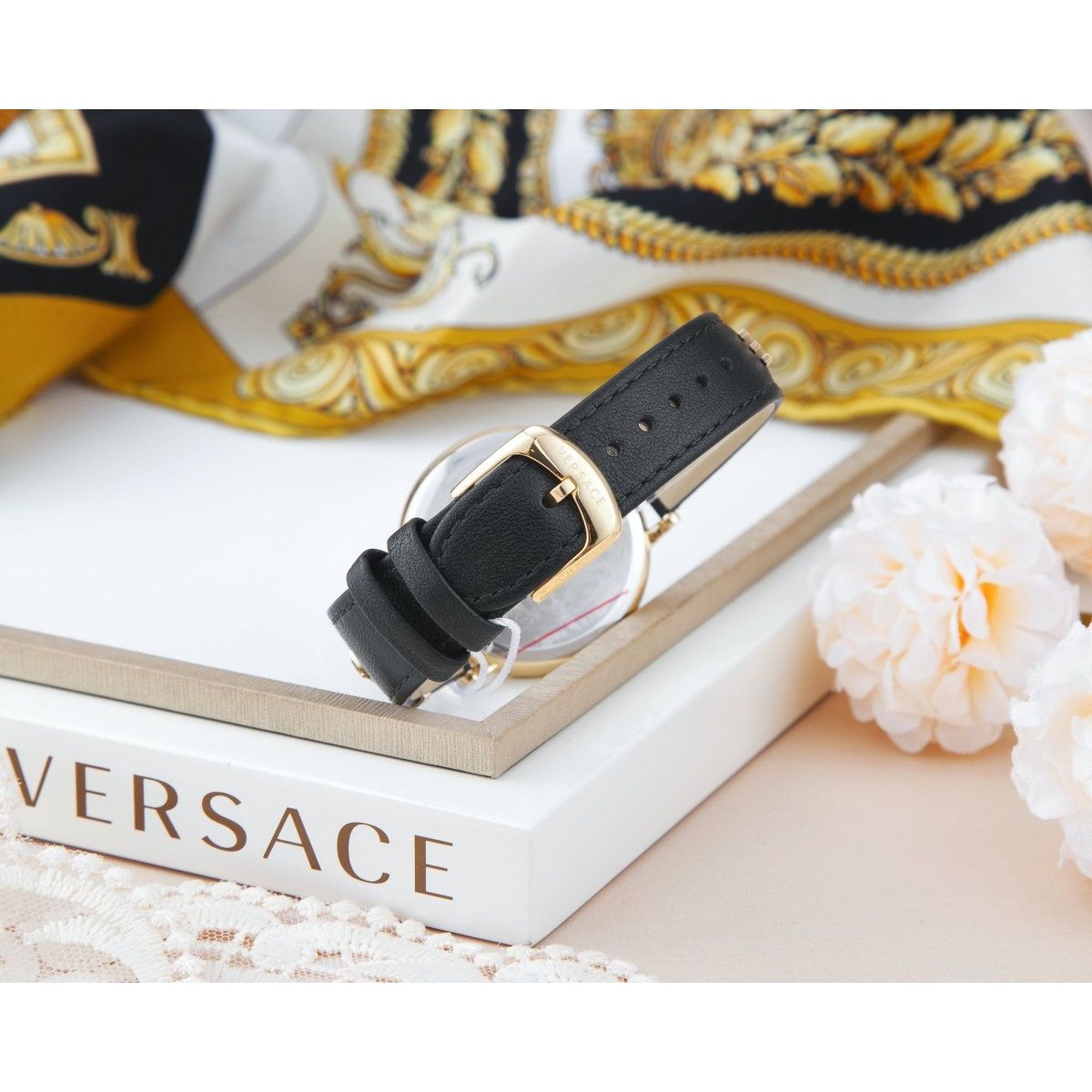 VERSACE Đồng Hồ Nữ V - Circle VE8104622 - L&M Luxury Timepieces