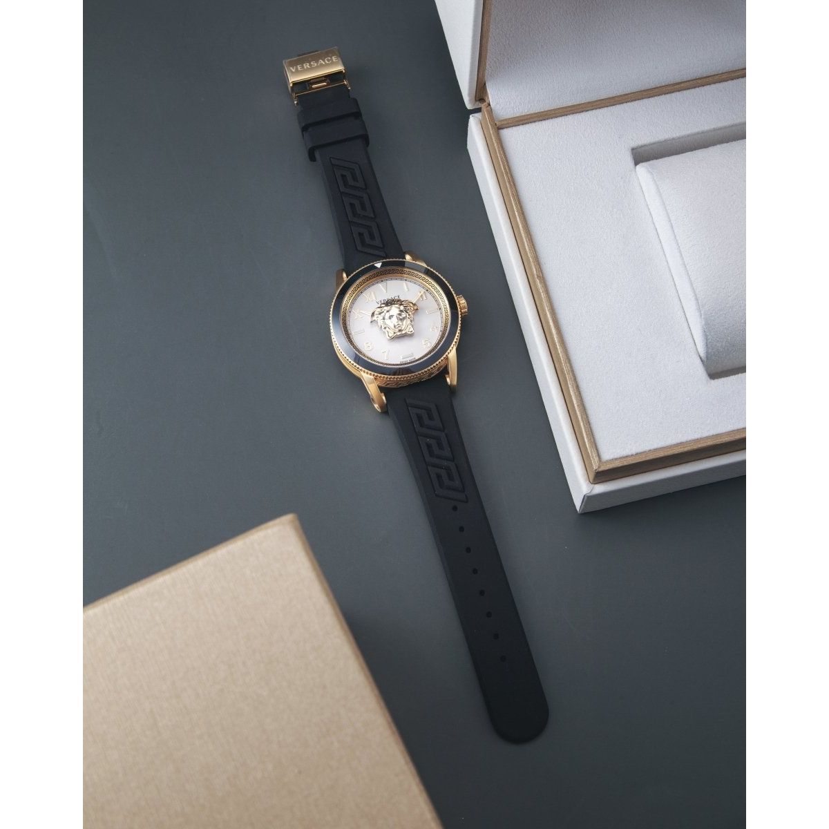 Versace V - Palazzo - L&M Luxury Timepieces