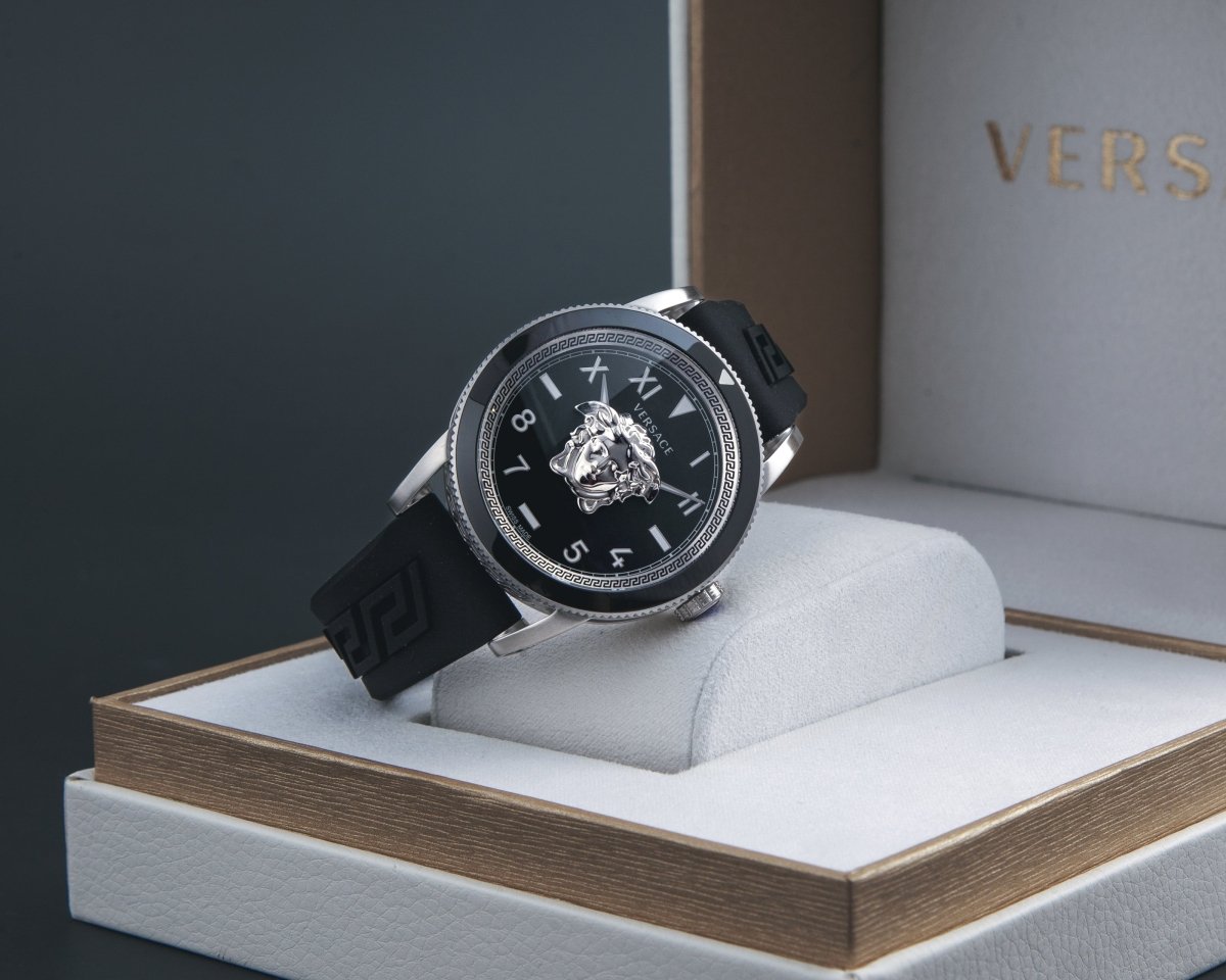 Versace V - Palazzo - L&M Luxury Timepieces