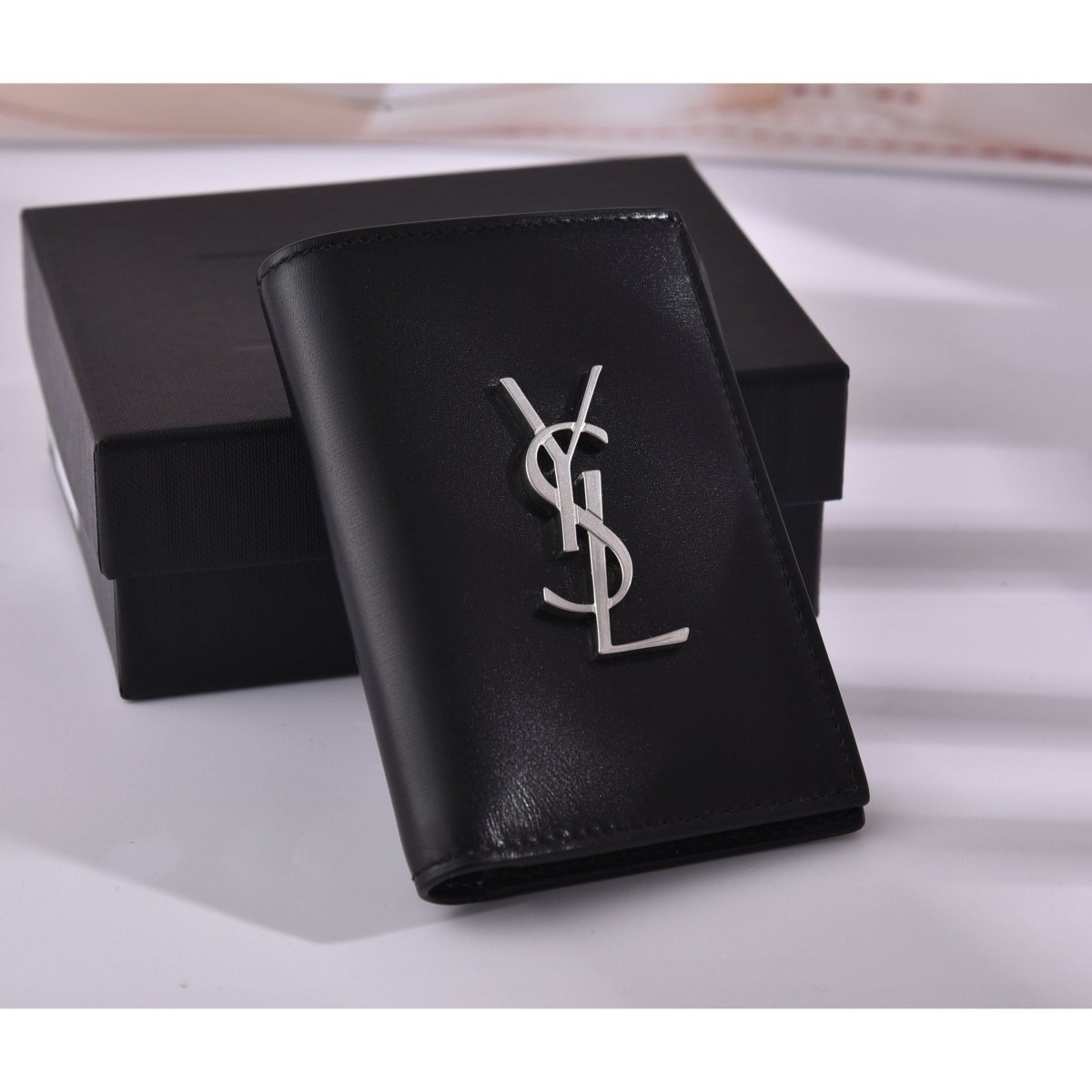 Ví SAINT LAURENT - L&M Luxury Timepieces
