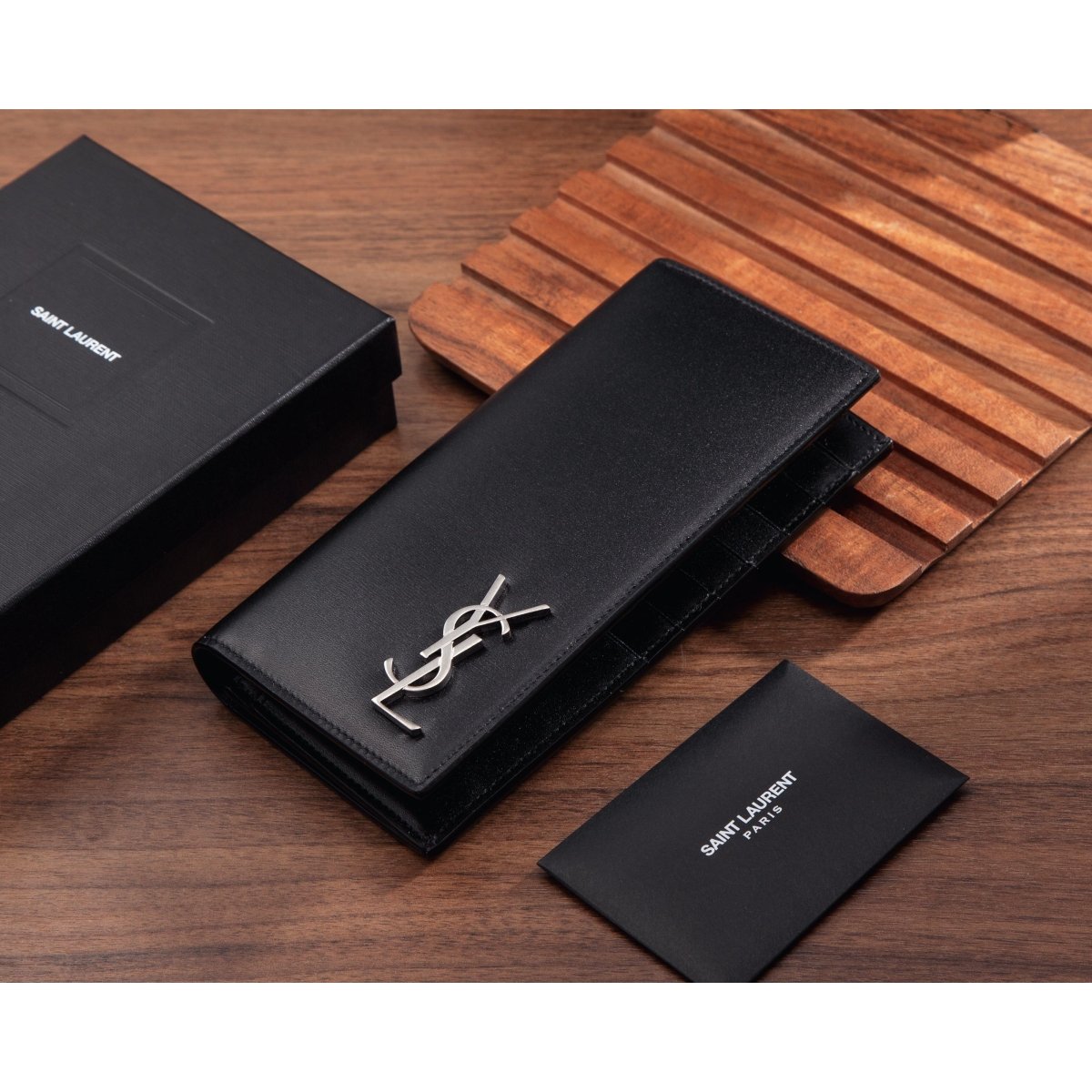 Ví SAINT LAURENT - L&M Luxury Timepieces