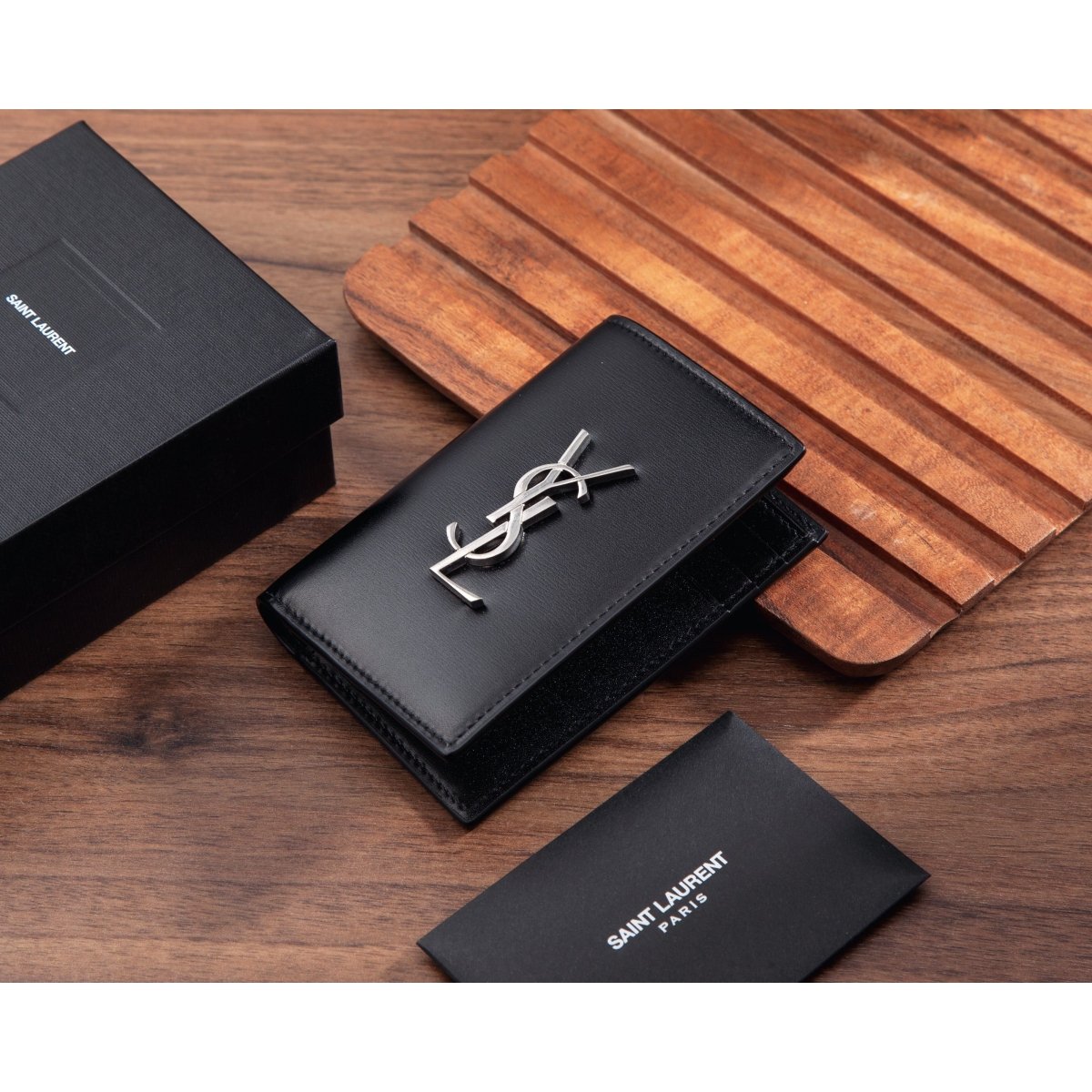 Ví SAINT LAURENT - L&M Luxury Timepieces