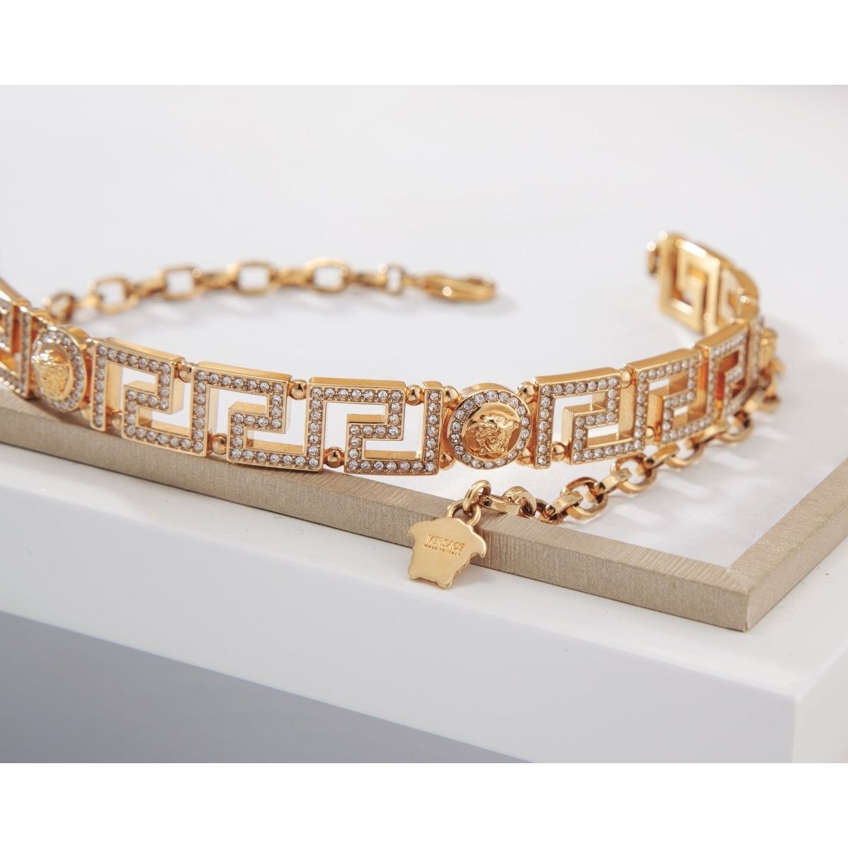 Vòng cổ có đính kim cương VERSACE - L&M Luxury Timepieces