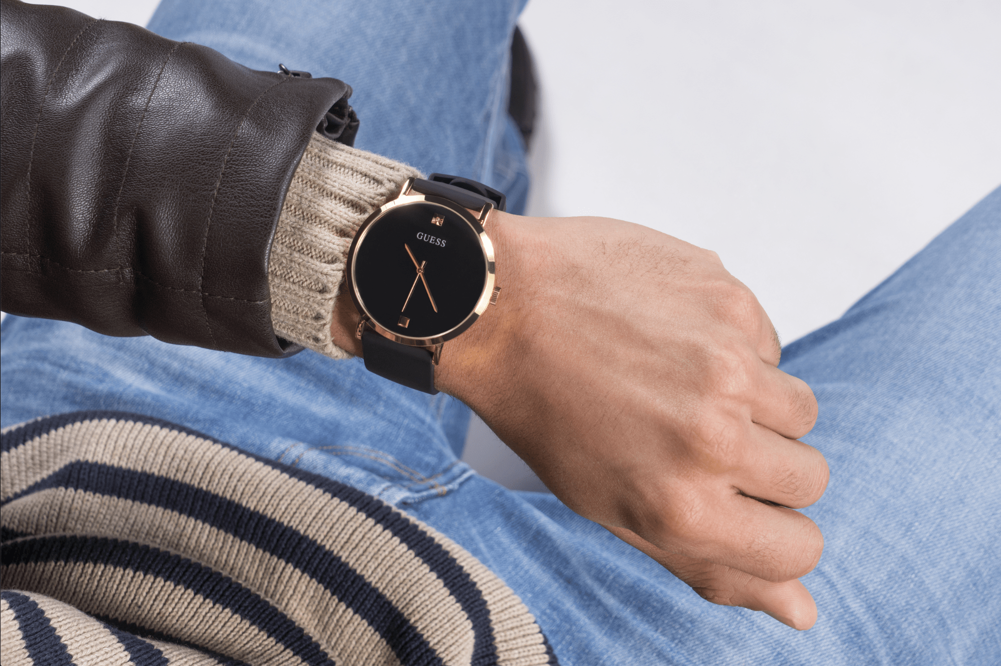 SO SÁNH ĐỒNG HỒ VERSACE VÀ GUESS: ĐÂU LÀ LỰA CHỌN PHÙ HỢP VỚI BẠN? - L&M Luxury Timepieces