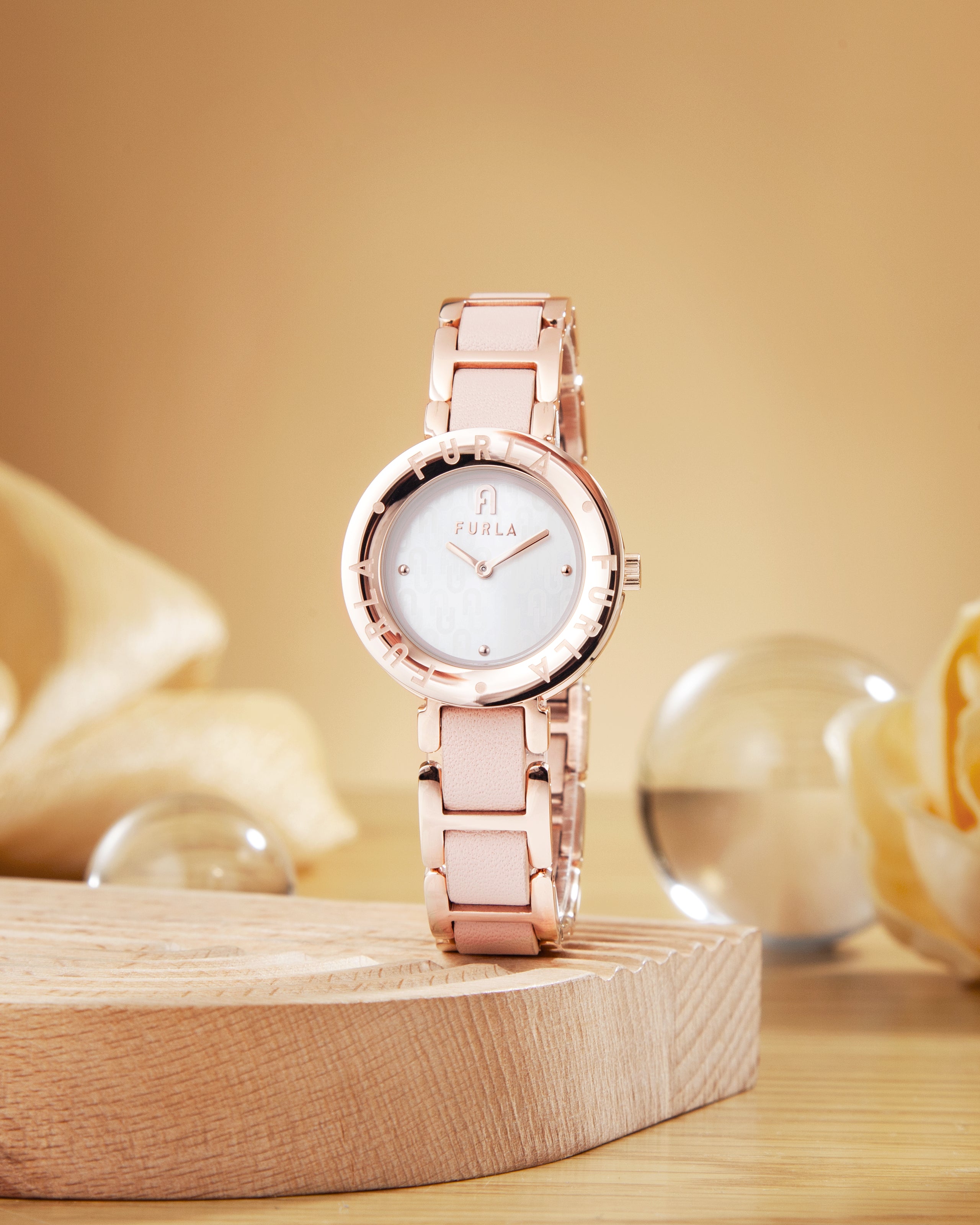 Đồng Hồ Nữ Essential