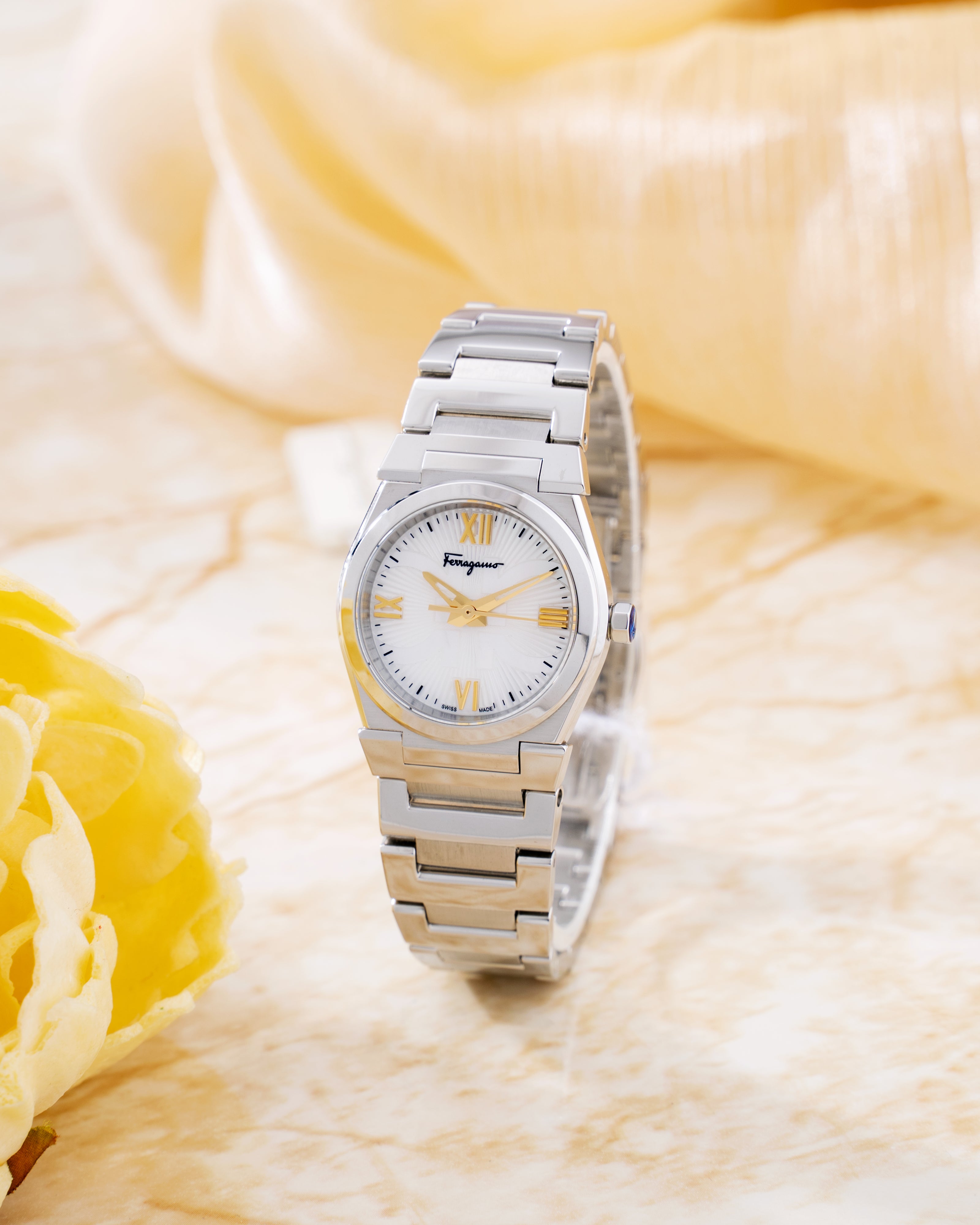 Đồng Hồ Nữ Vega Lady