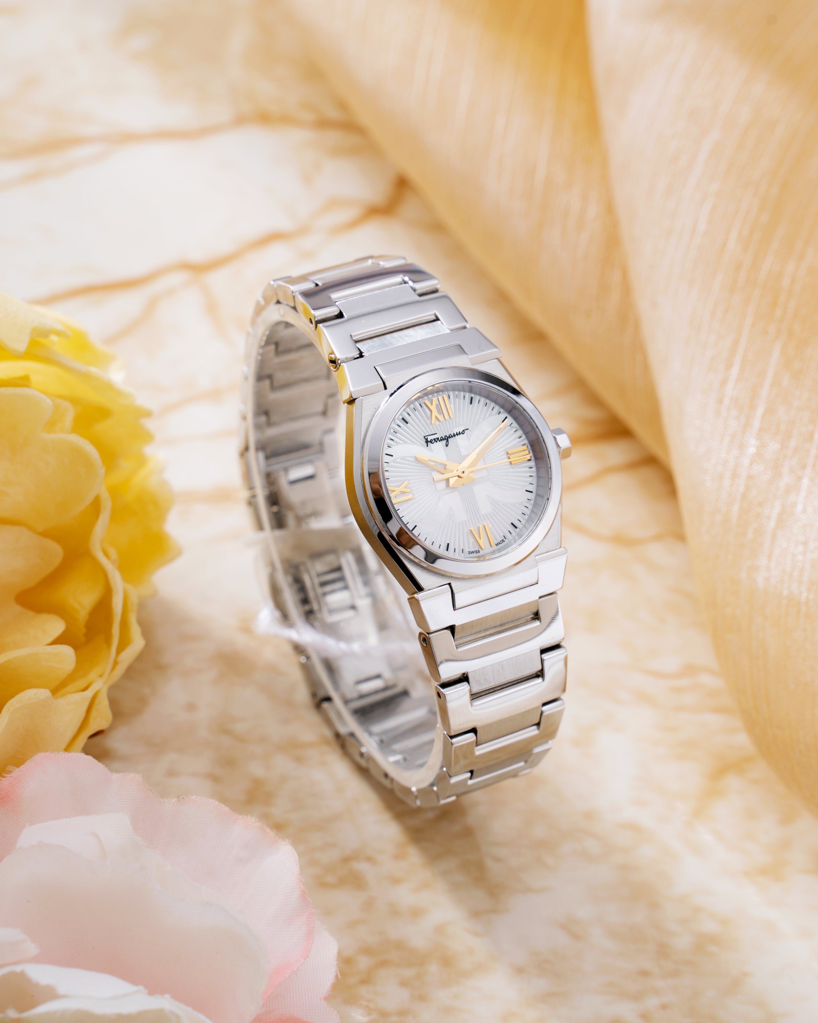 Đồng Hồ Nữ Vega Lady