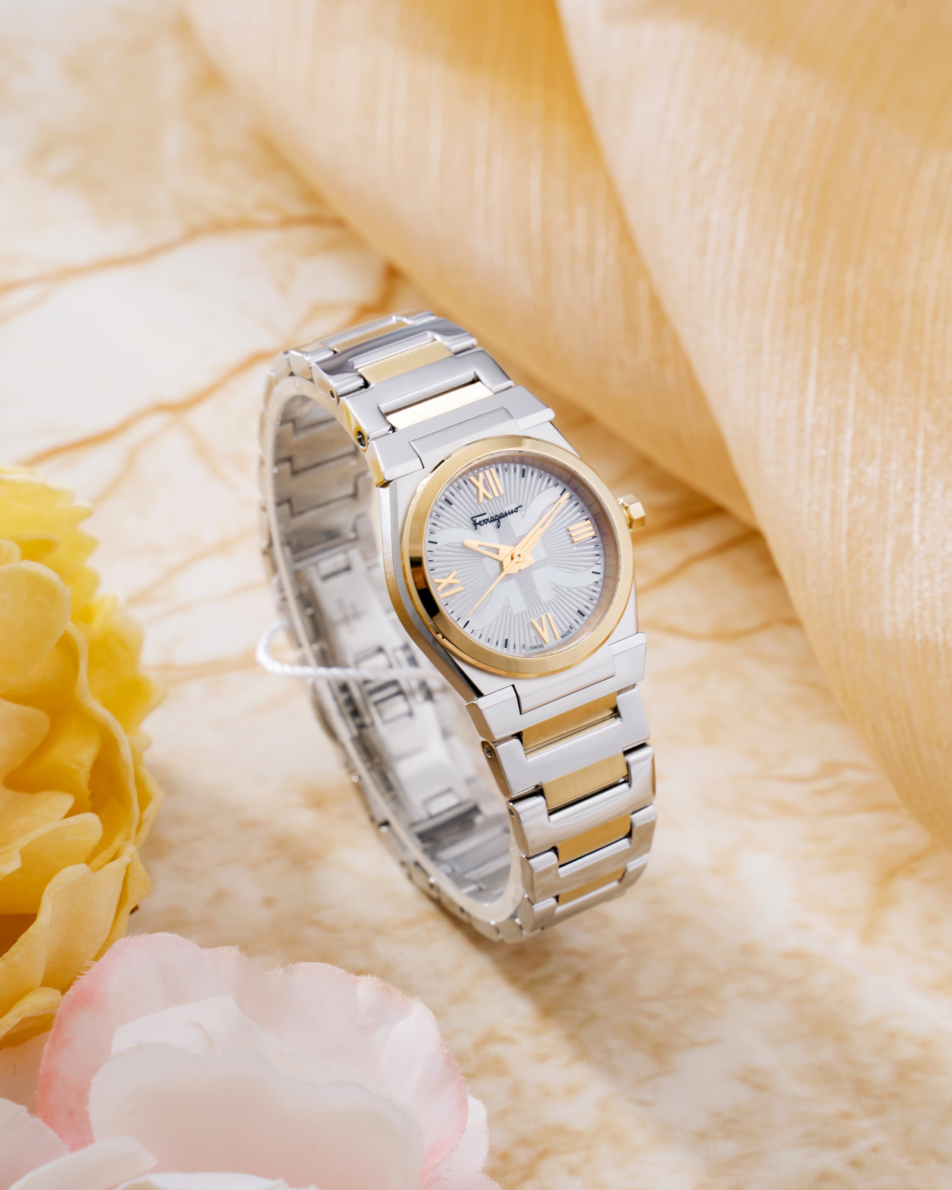 Đồng Hồ Nữ Vega Lady