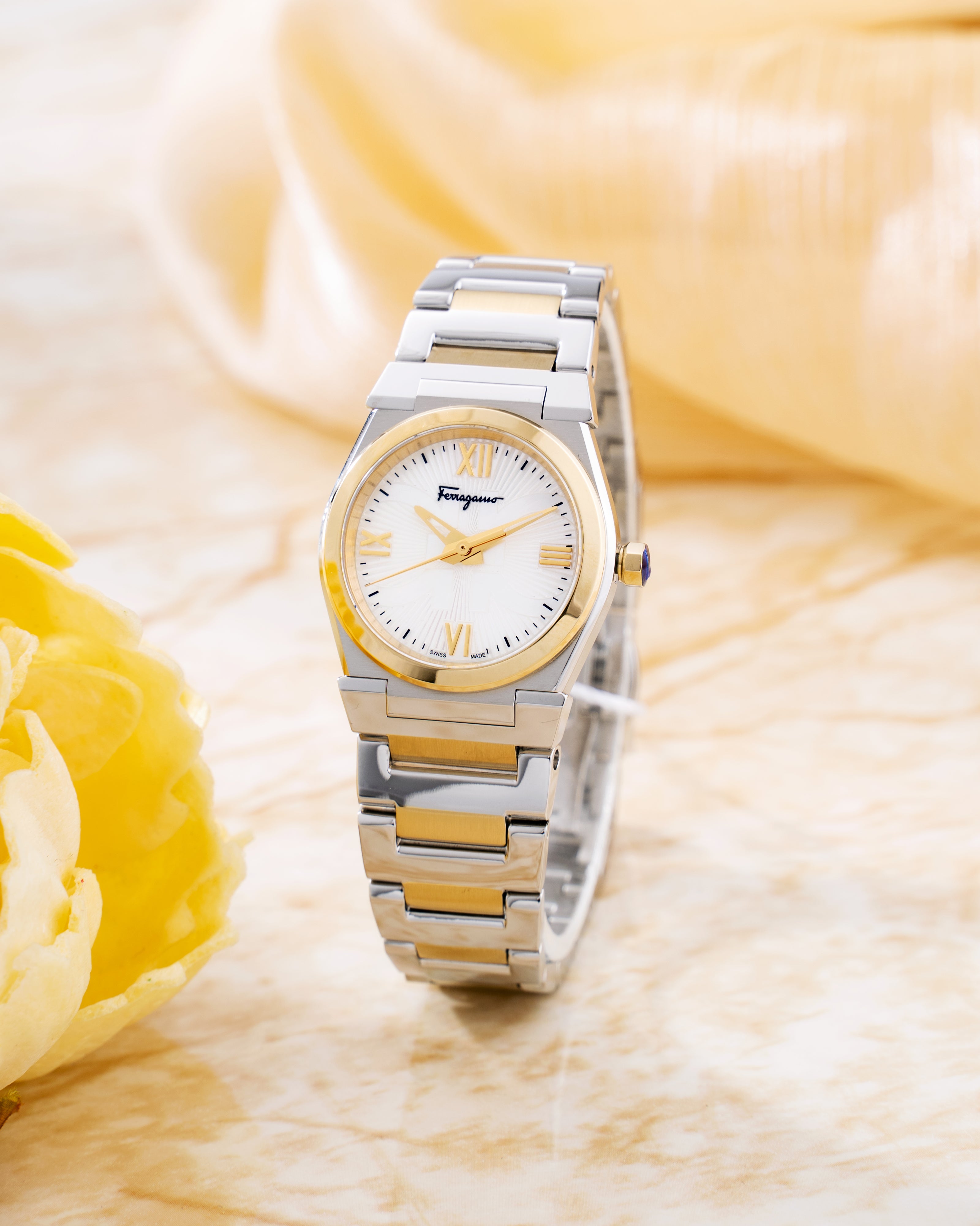 Đồng Hồ Nữ Vega Lady