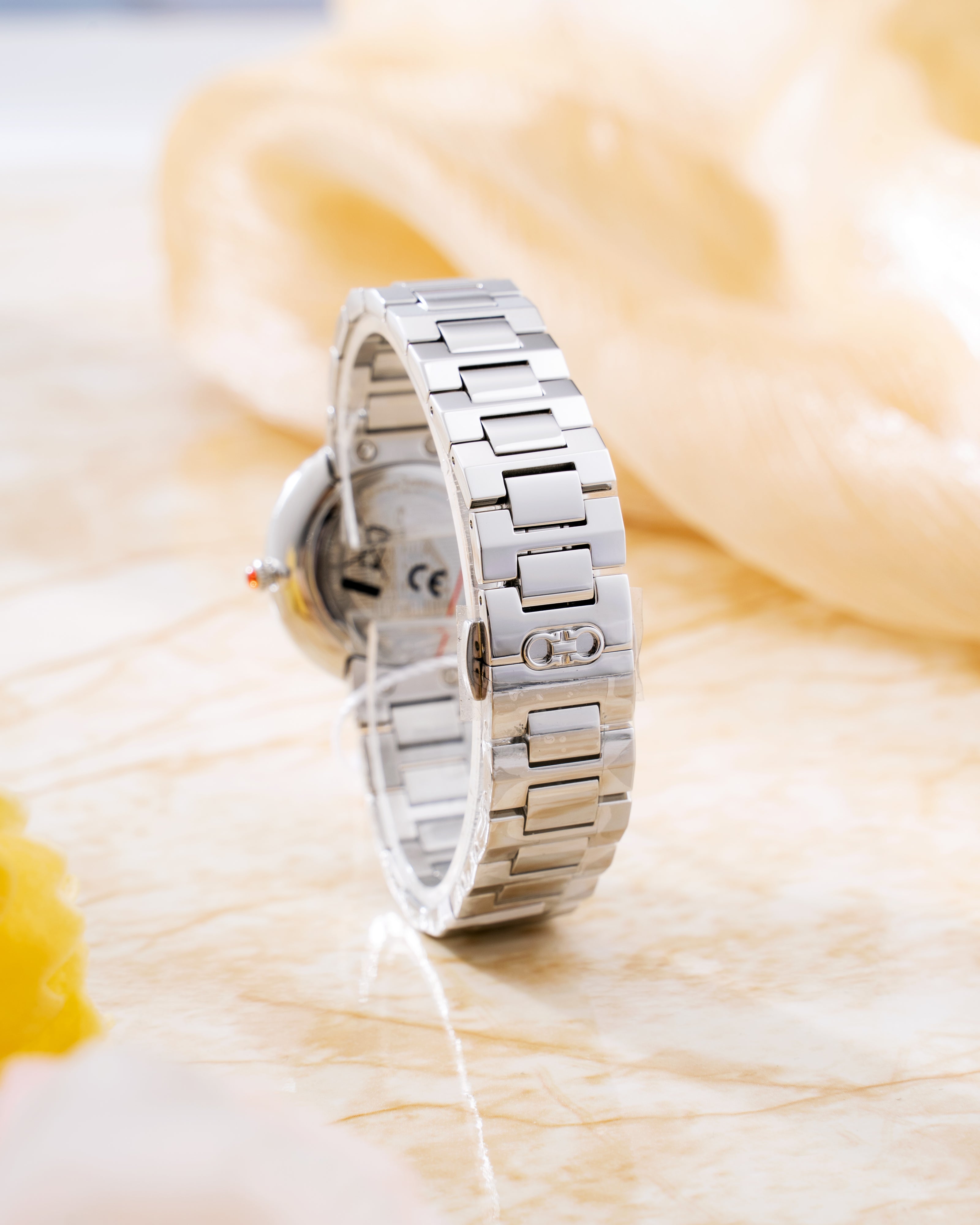 Đồng Hồ Nữ Chic