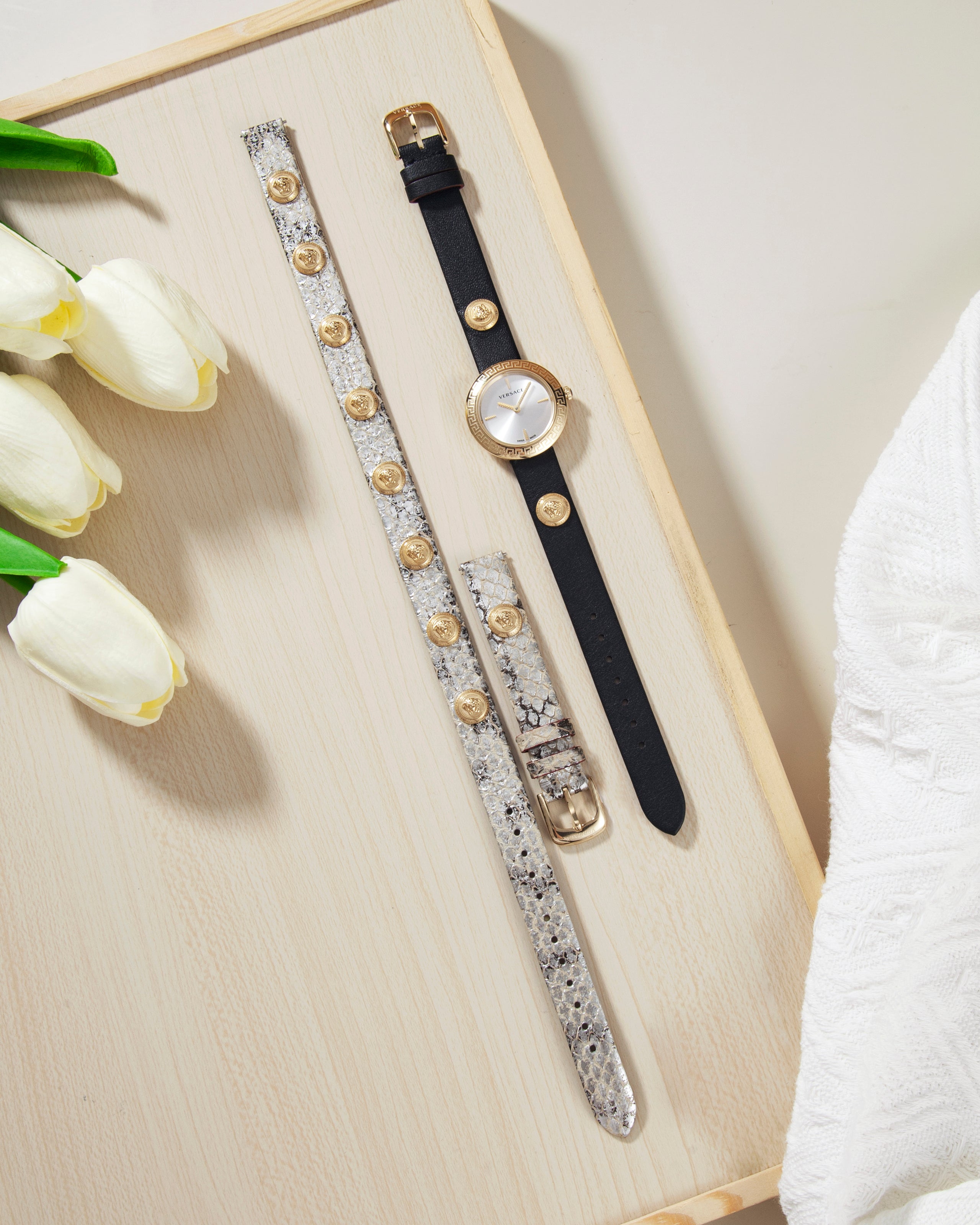 Đồng Hồ Nữ Medusa Stud Icon