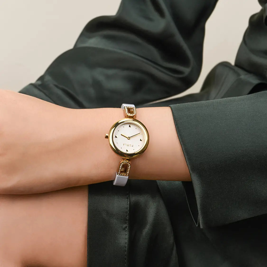 Đồng Hồ Nữ Bangle