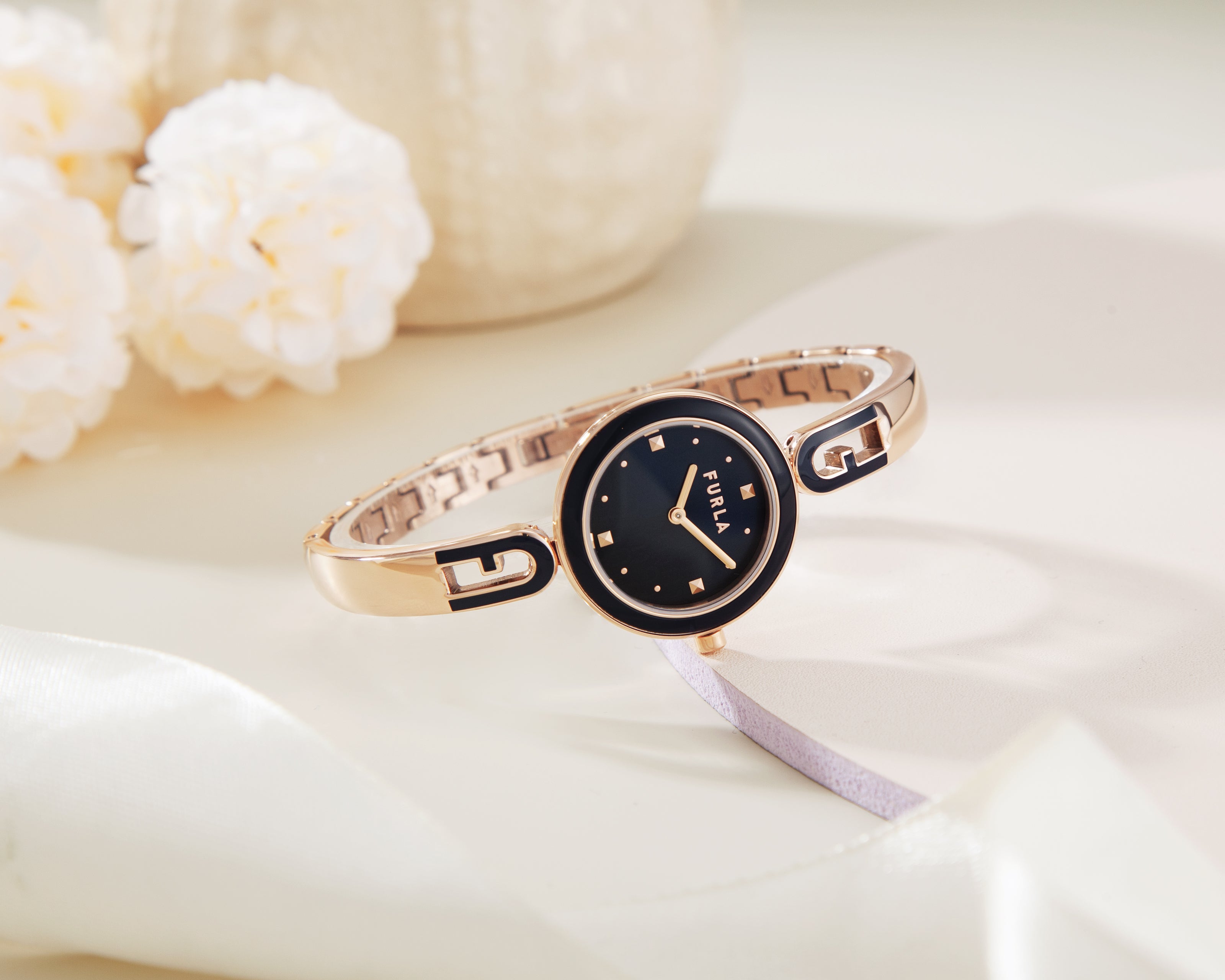 Đồng Hồ Nữ Bangle