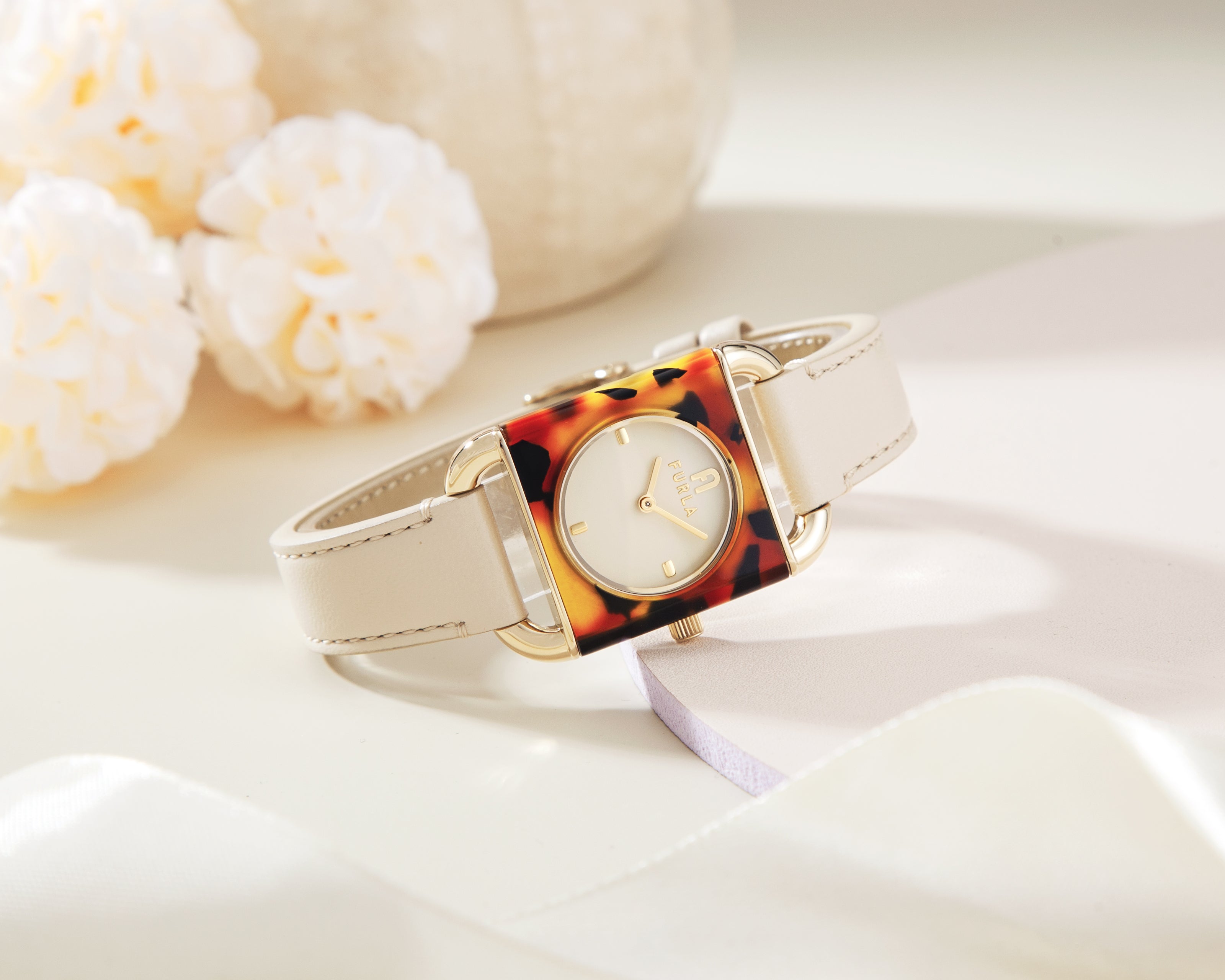 Đồng Hồ Nữ Arco Square