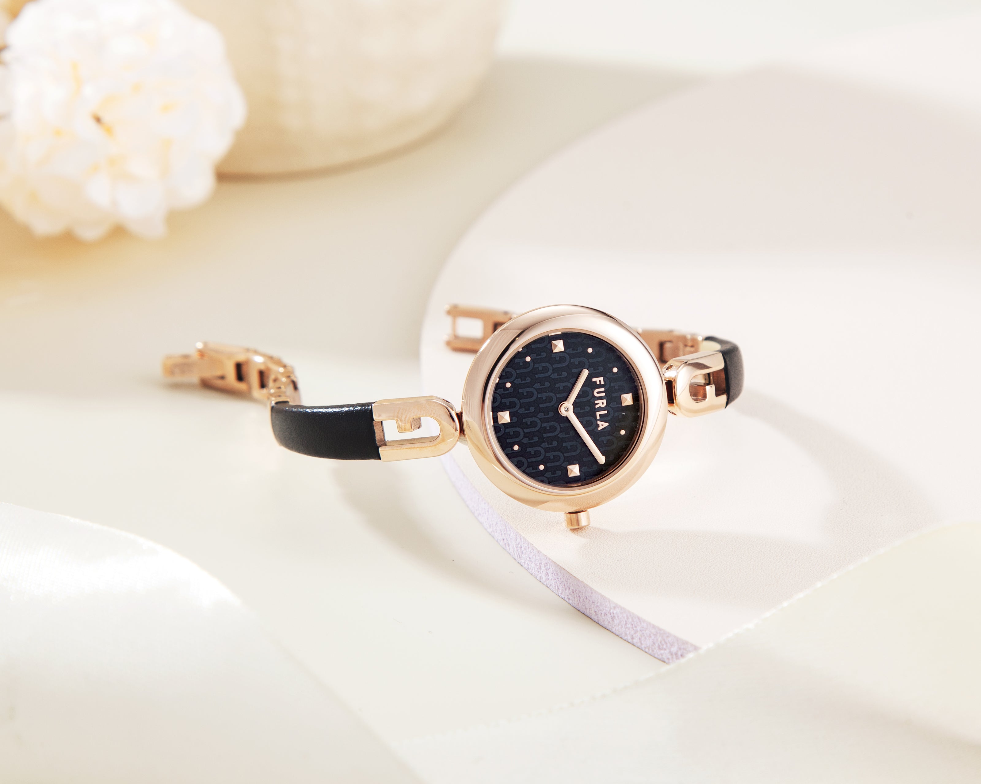 Đồng Hồ Nữ Bangle