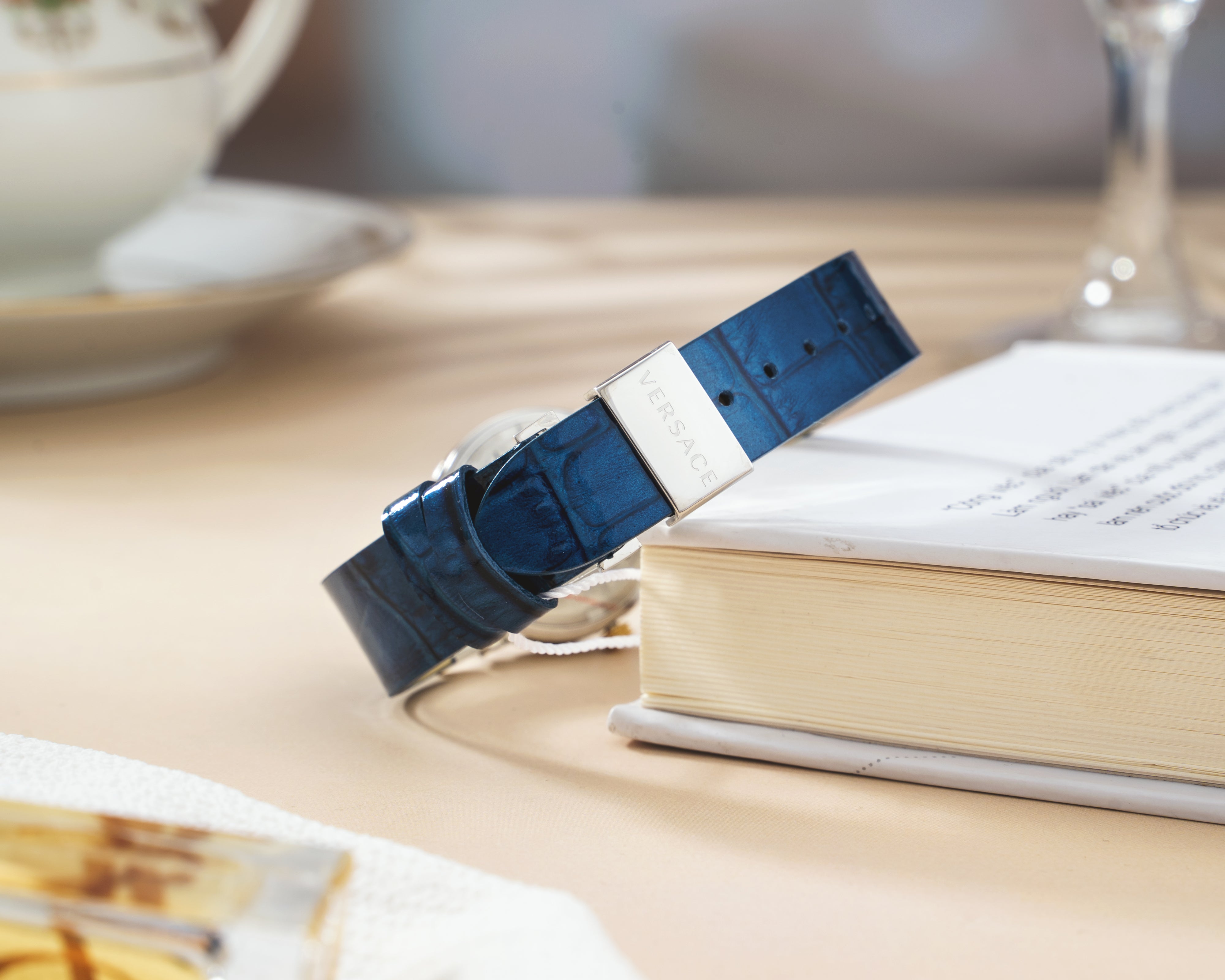 Đồng Hồ Nữ Greca Logo Mini