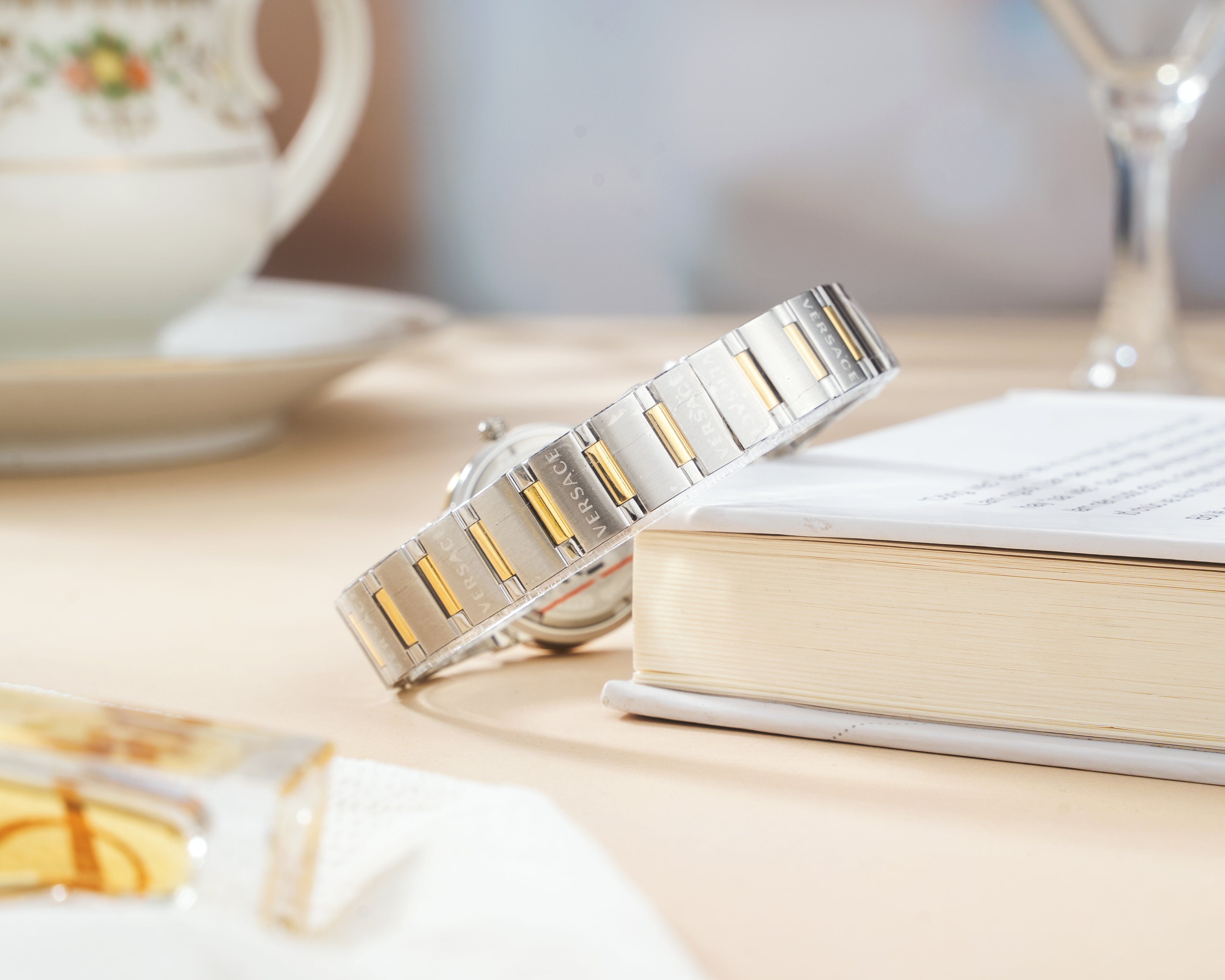 Đồng Hồ Nữ Greca Logo Mini