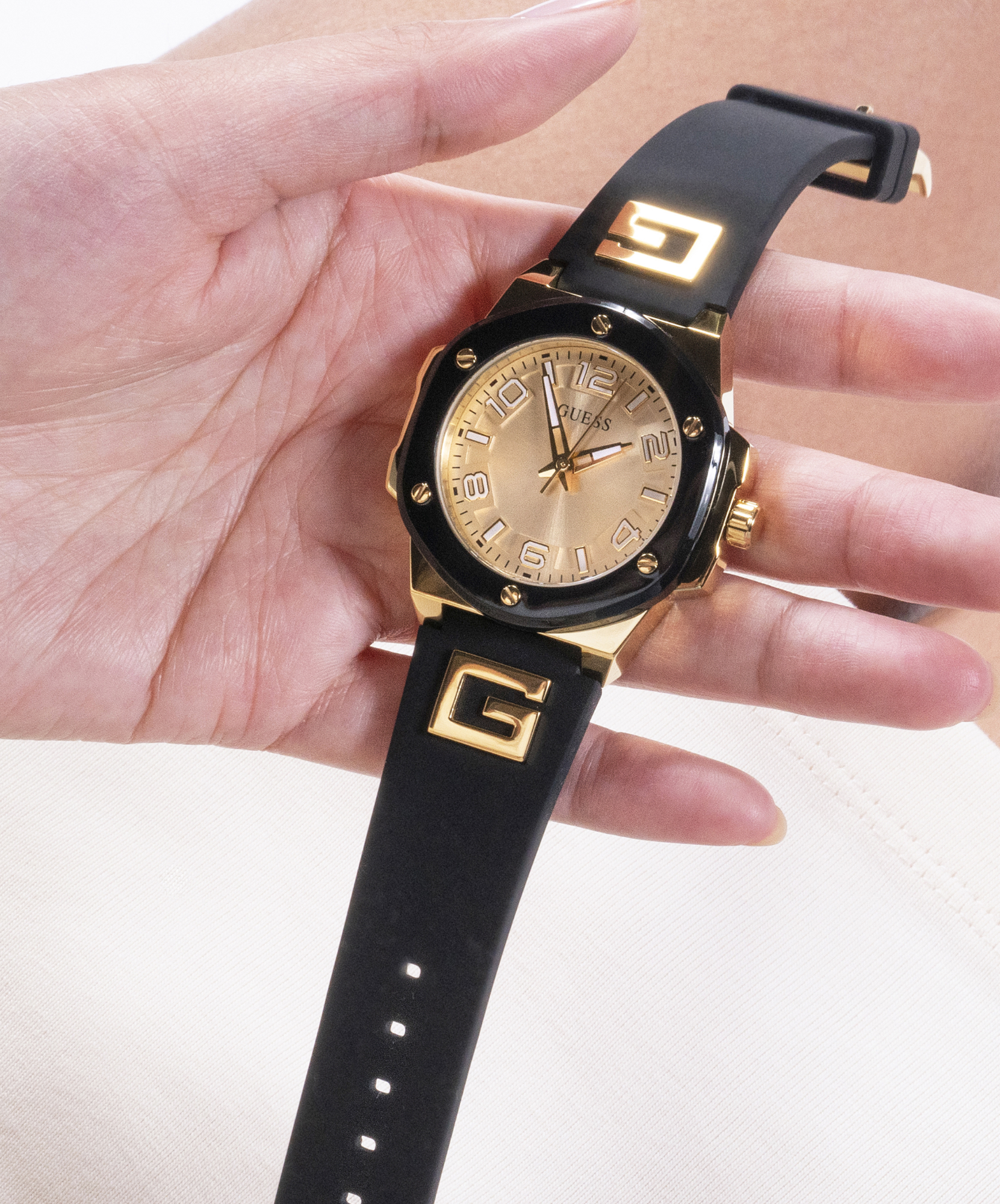 Đồng Hồ Nữ G Hype