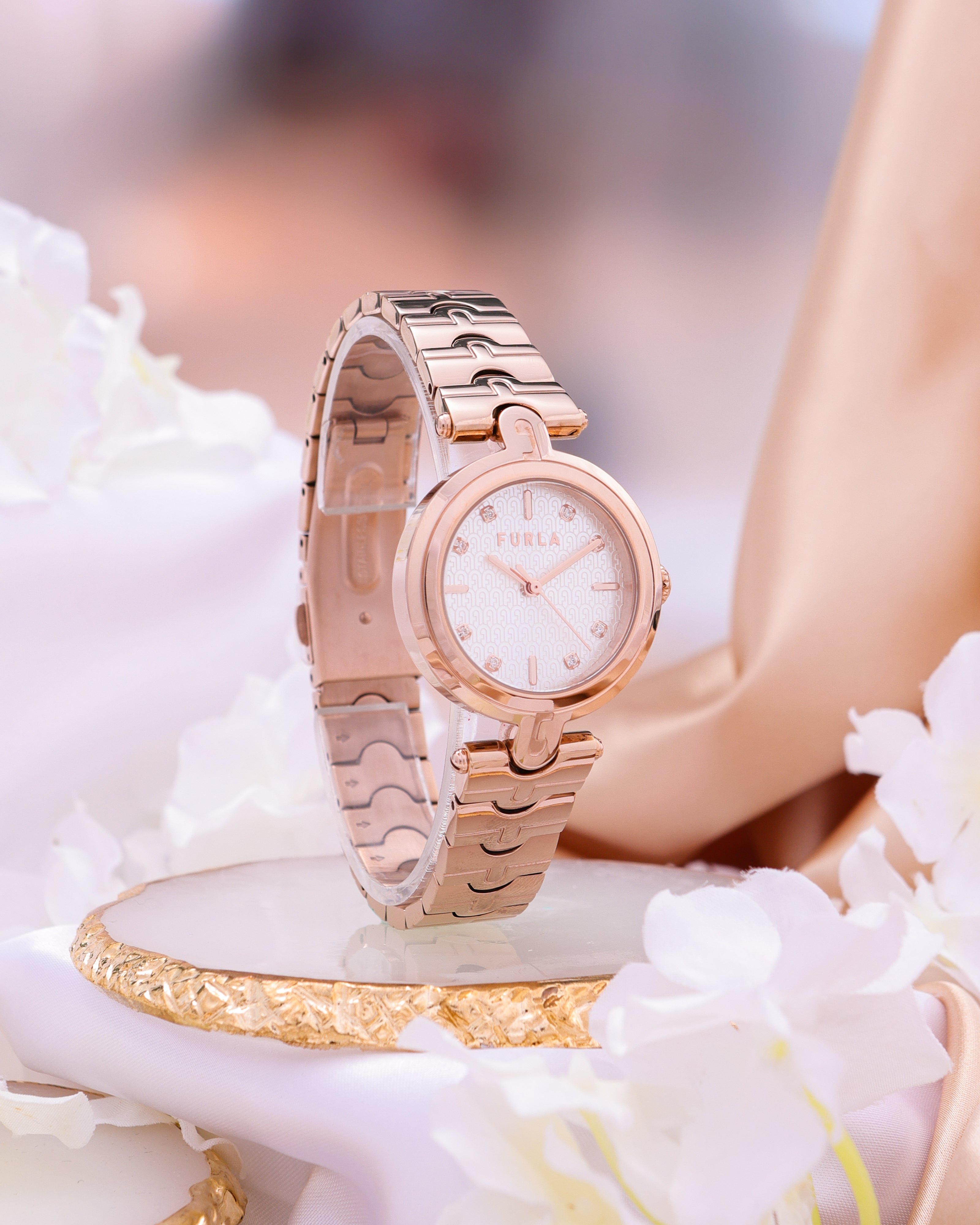 Đồng Hồ Nữ Arch Bar