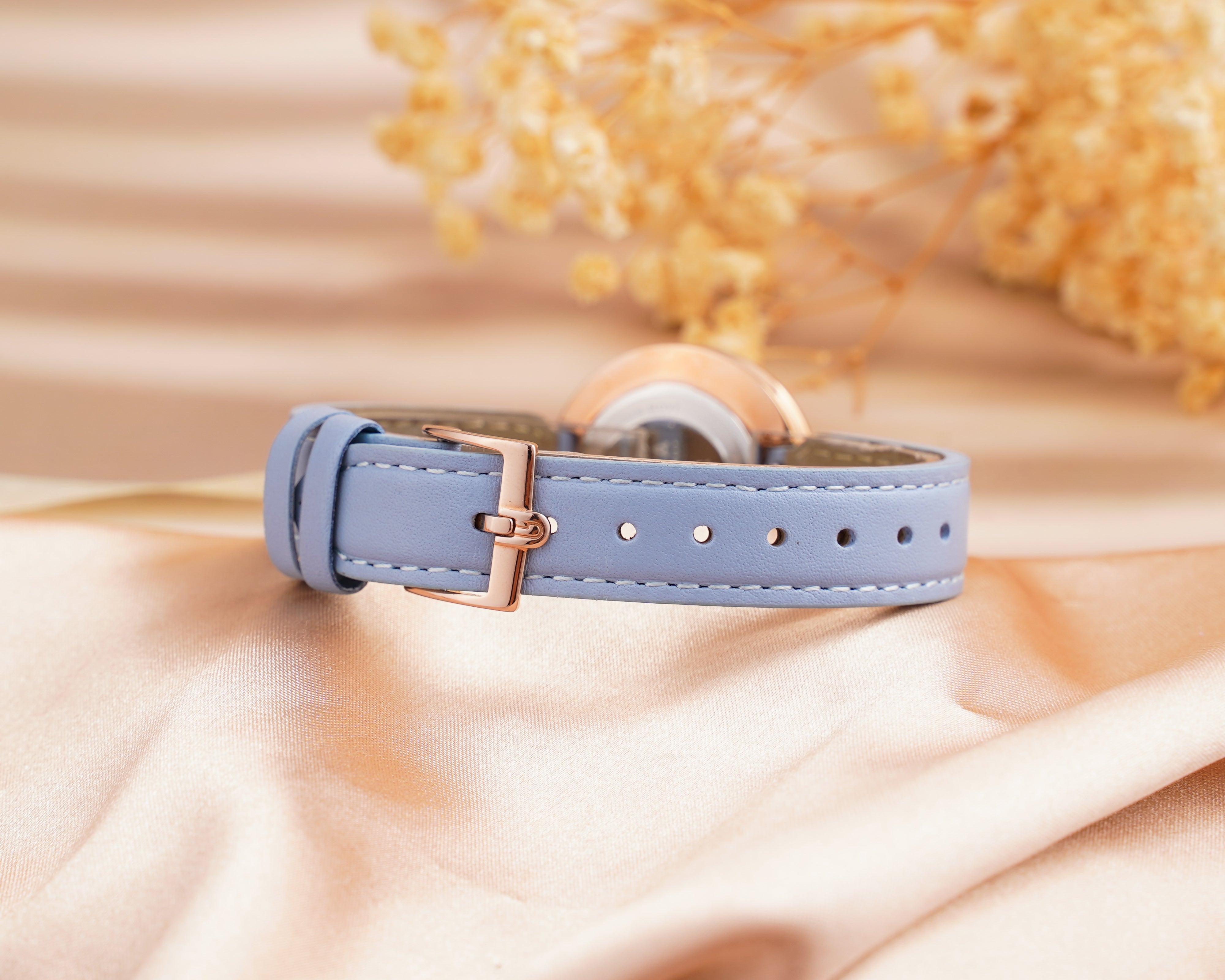 Đồng Hồ Nữ Essential