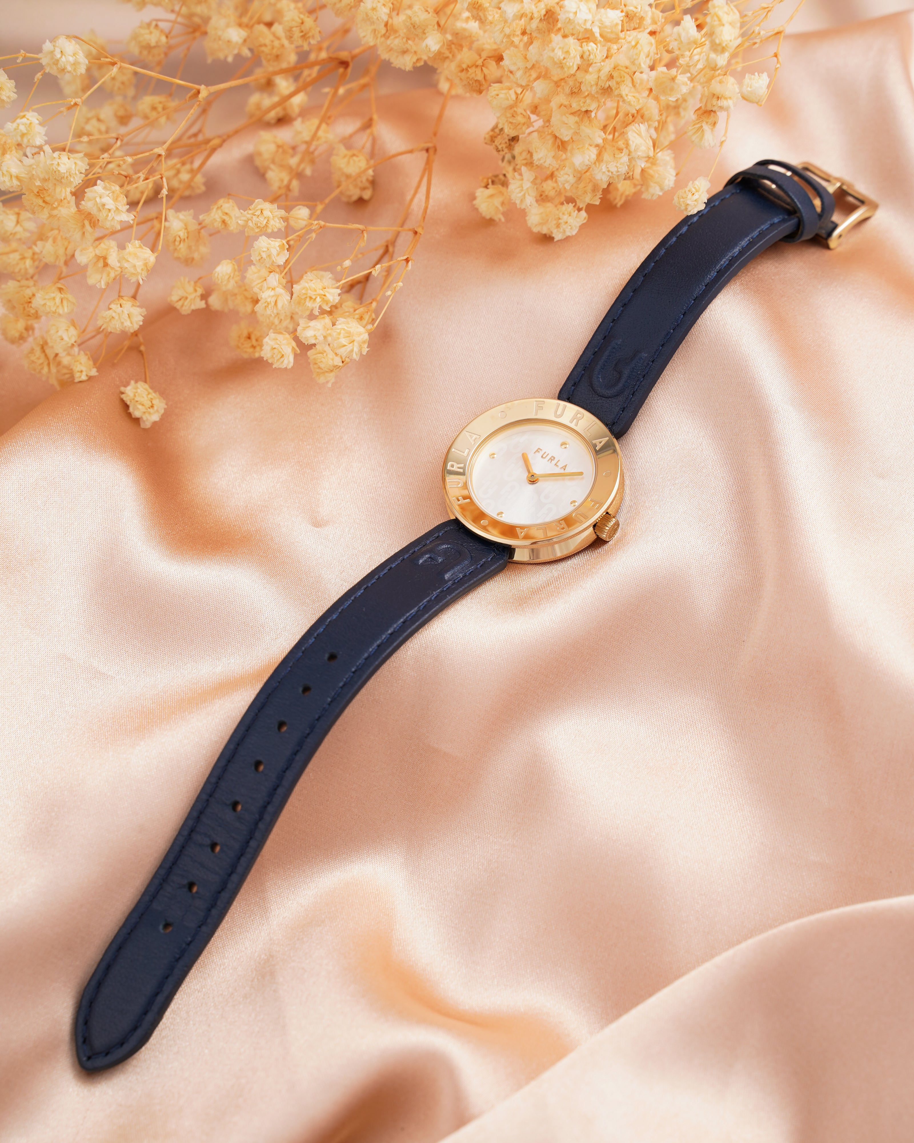 Đồng Hồ Nữ Essential