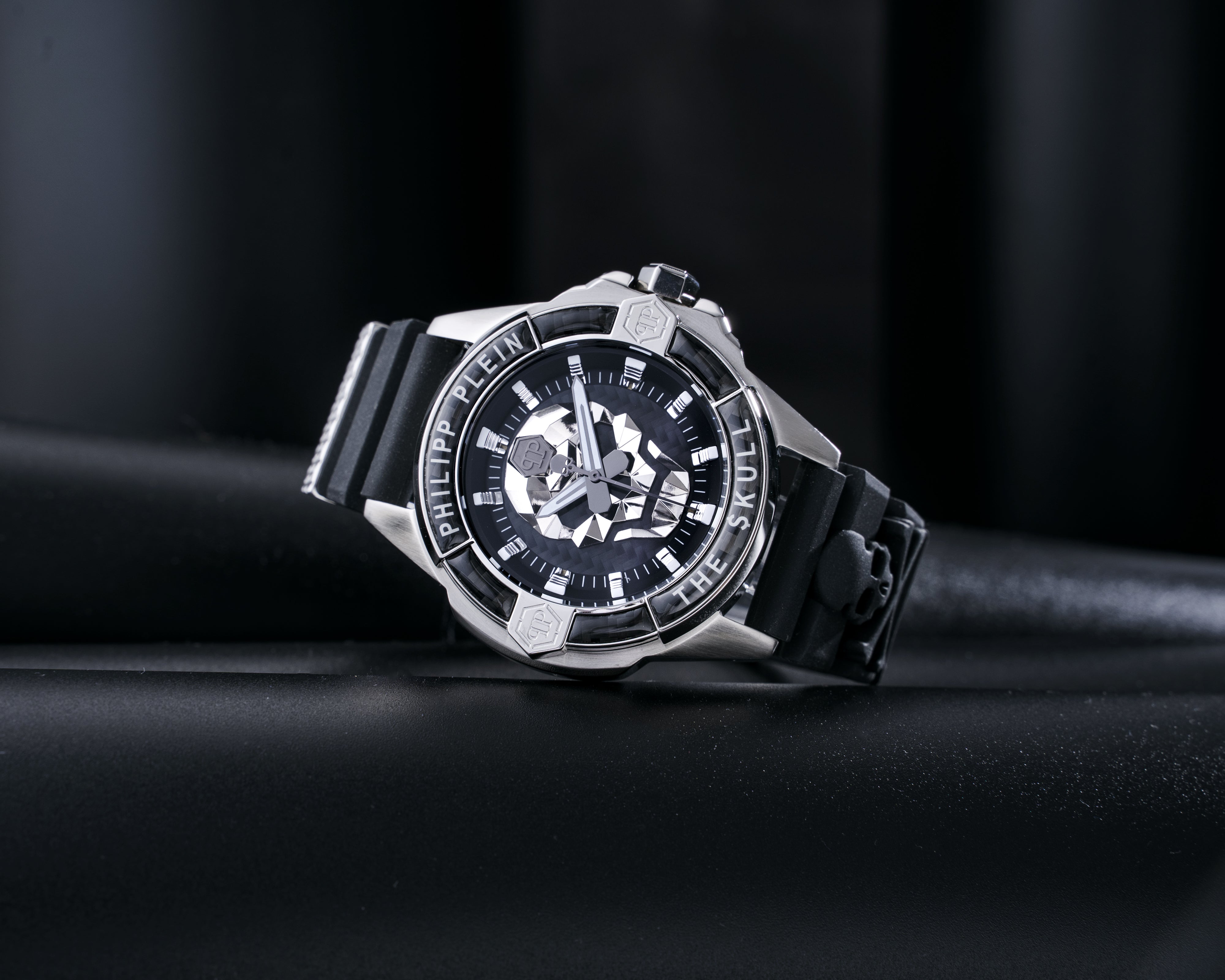 The Skull Carbon Fiber
