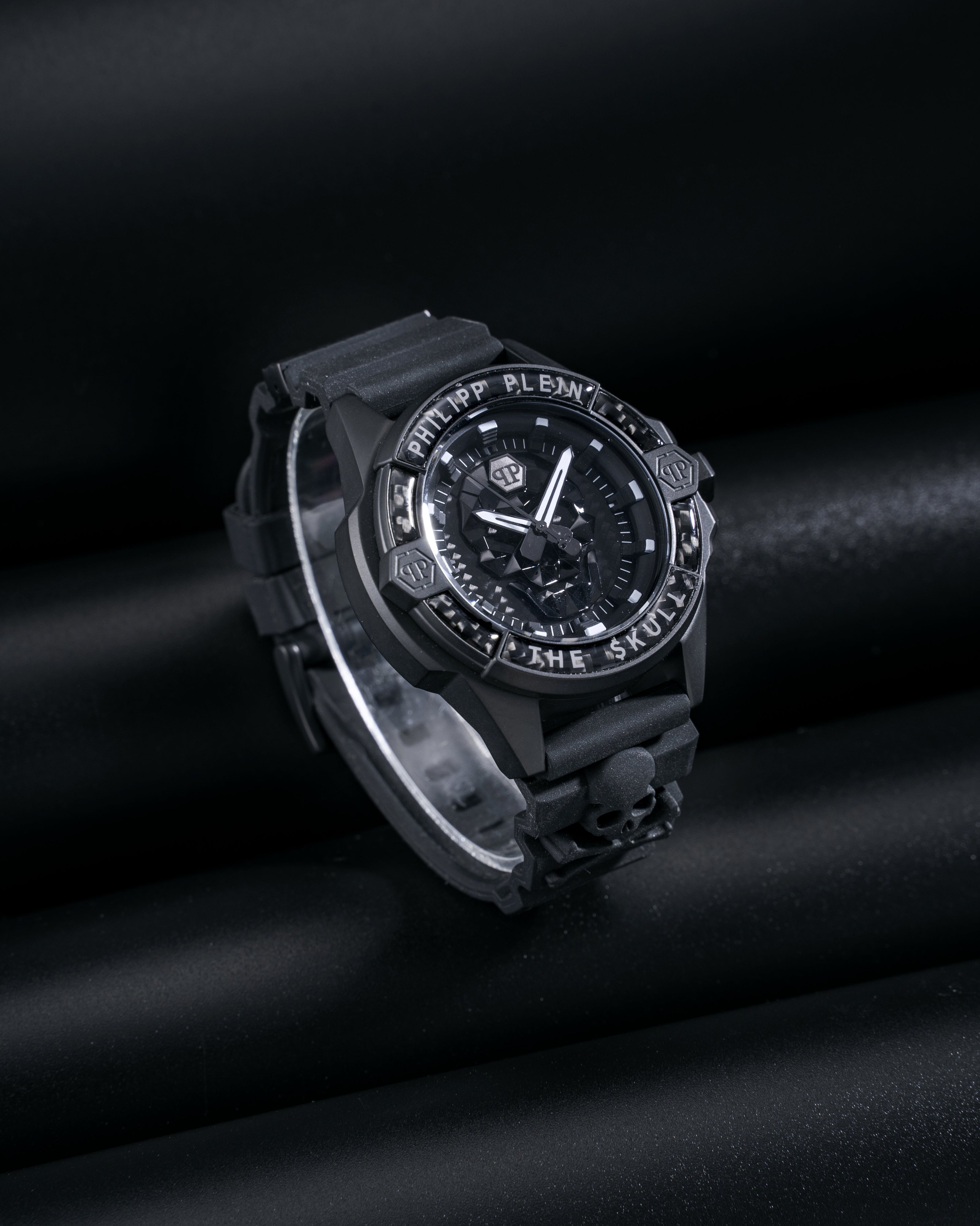 The Skull Carbon Fiber