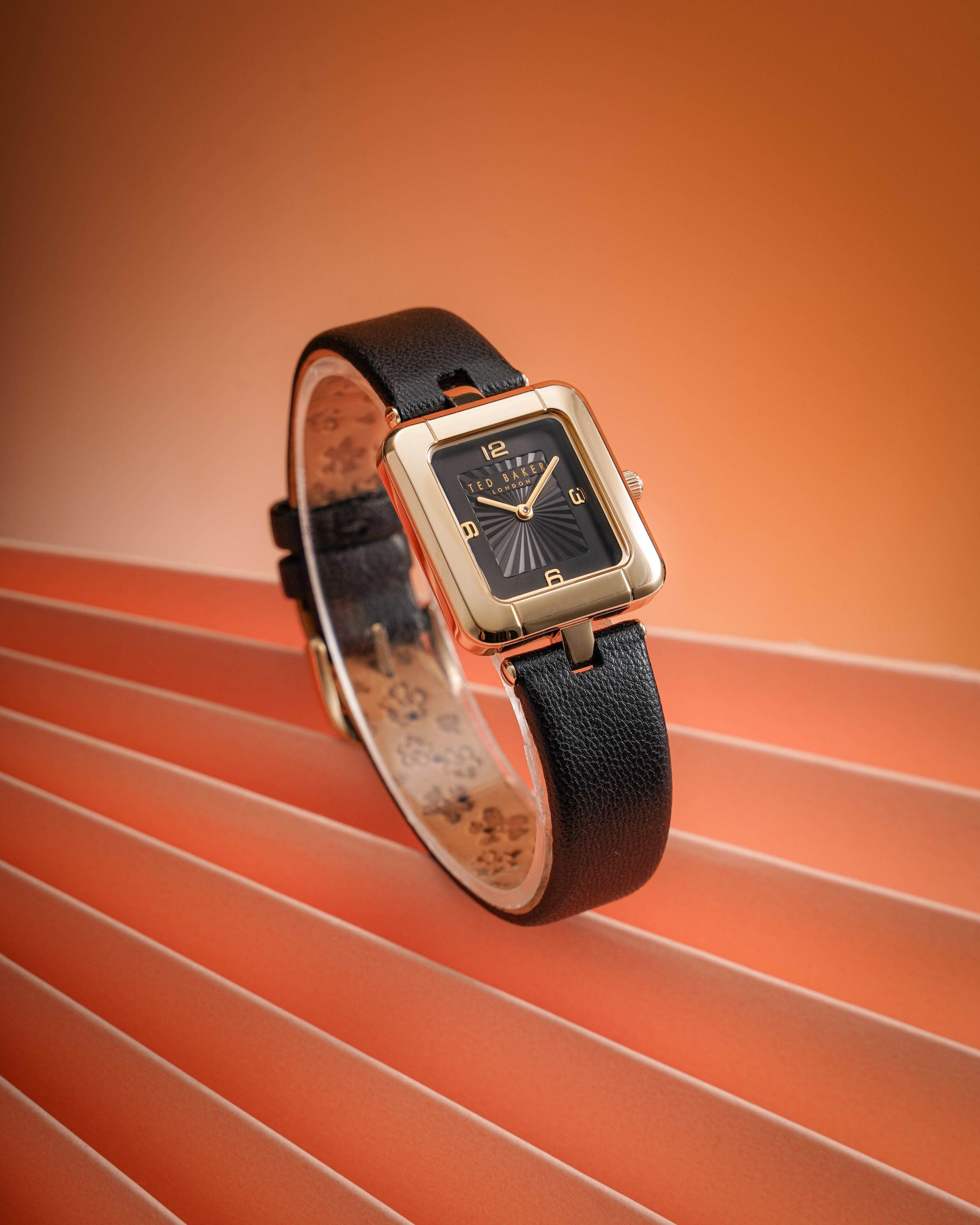 Đồng Hồ Nữ Mayse