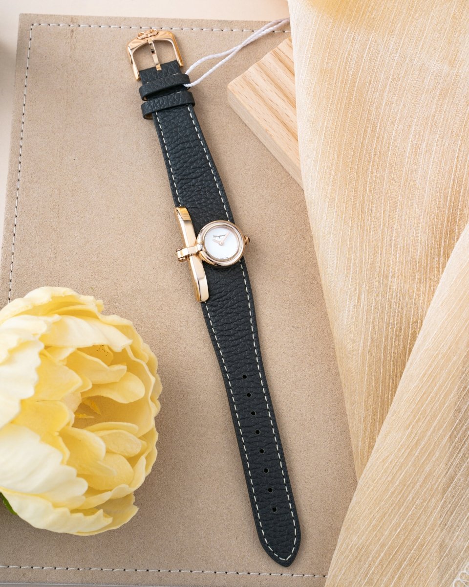FERRAGAMO Đồng Hồ Nữ Charm SFNK00320 - L&M Luxury Timepieces