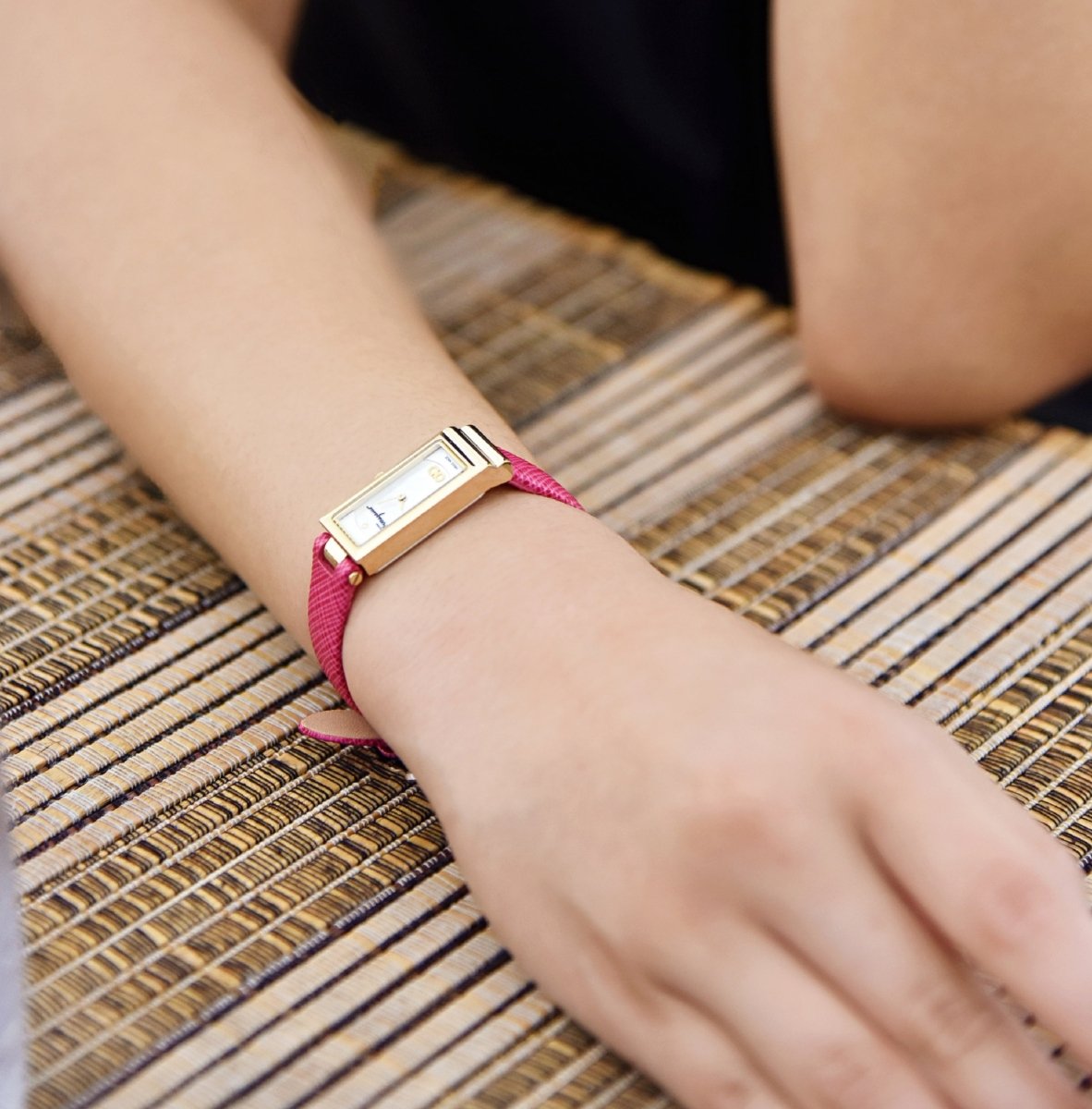 FERRAGAMO Đồng Hồ Nữ Essential SFMK00222 - L&M Luxury Timepieces