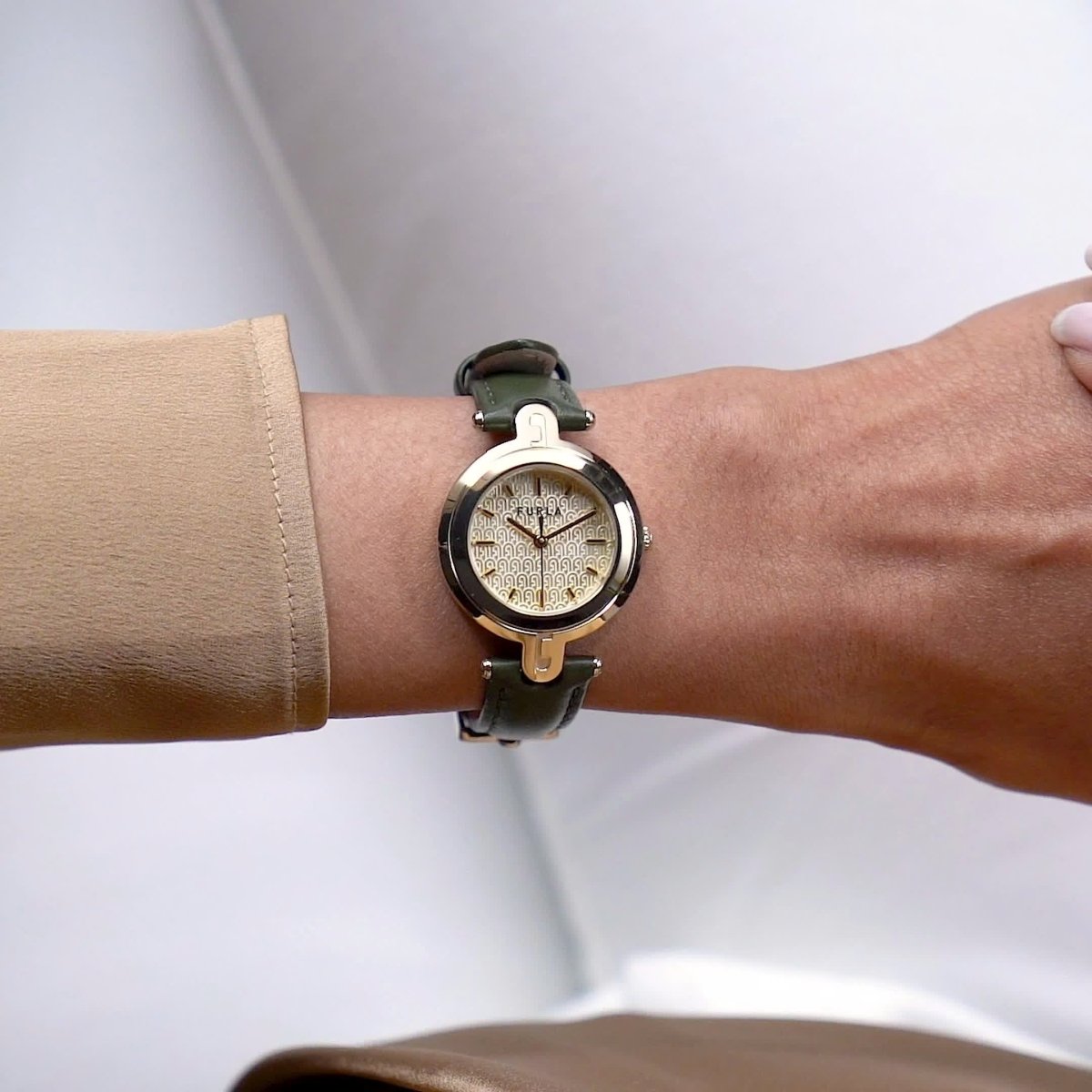 FURLA Đồng Hồ Nữ Arch-Bar WW00050015L2 - L&M Luxury Timepieces