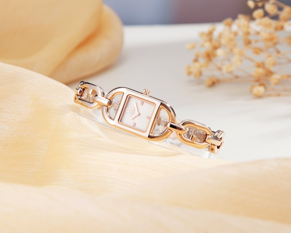 FURLA Đồng Hồ Nữ Chain Square WW00016005L3 - L&M Luxury Timepieces