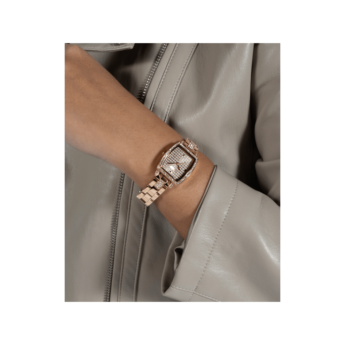 GUESS Đồng Hồ Nữ Brilliant GW0611L3 - L&M Luxury Timepieces