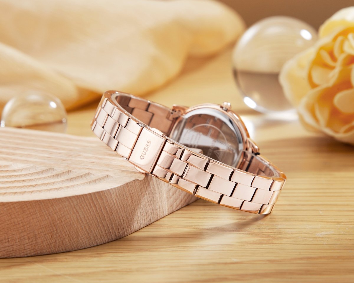 GUESS Đồng Hồ Nữ Three Of Hearts GW0657L3 - L&M Luxury Timepieces