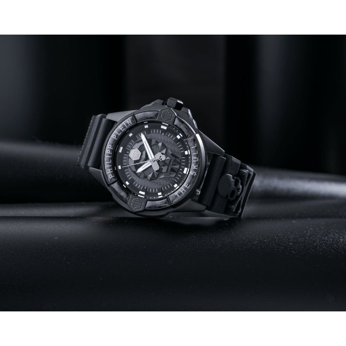 The Skull Carbon Fiber - L&M Luxury Timepieces