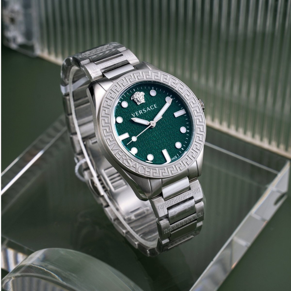 VERSACE Đồng Hồ Nam V-Code VE6A00423 - L&M Luxury Timepieces
