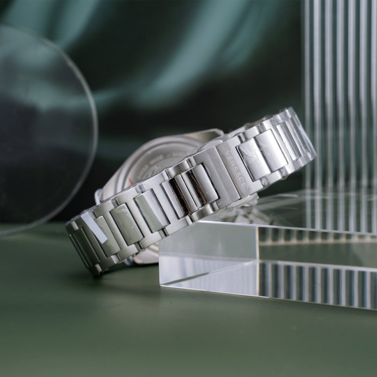 VERSACE Đồng Hồ Nam V-Code VE6A00423 - L&M Luxury Timepieces