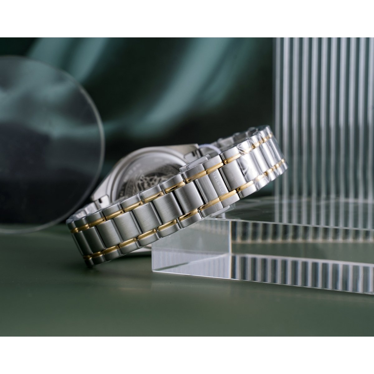 VERSACE Đồng Hồ Nam V-Code VE6A00523 - L&M Luxury Timepieces