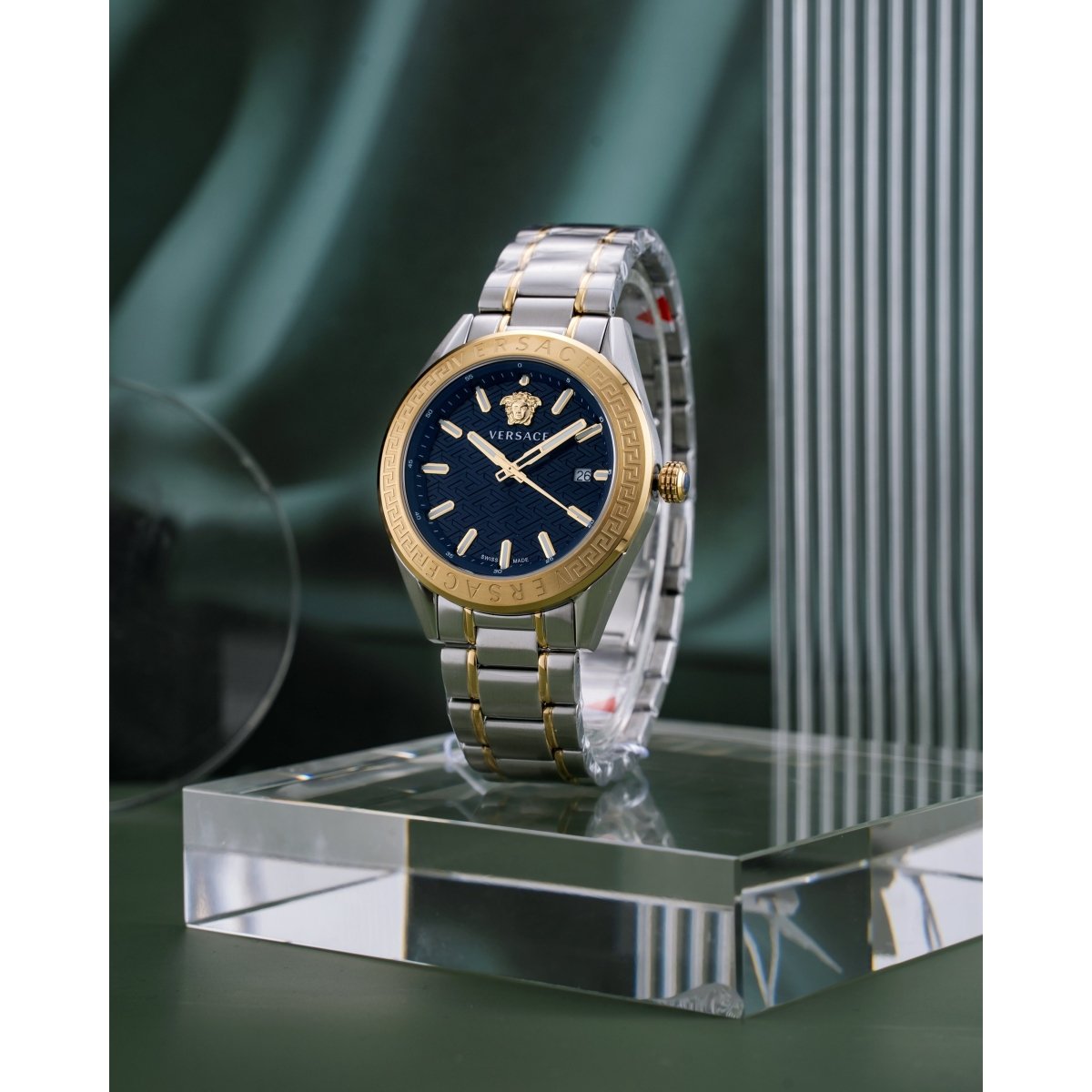 VERSACE Đồng Hồ Nam V-Code VE6A00523 - L&M Luxury Timepieces