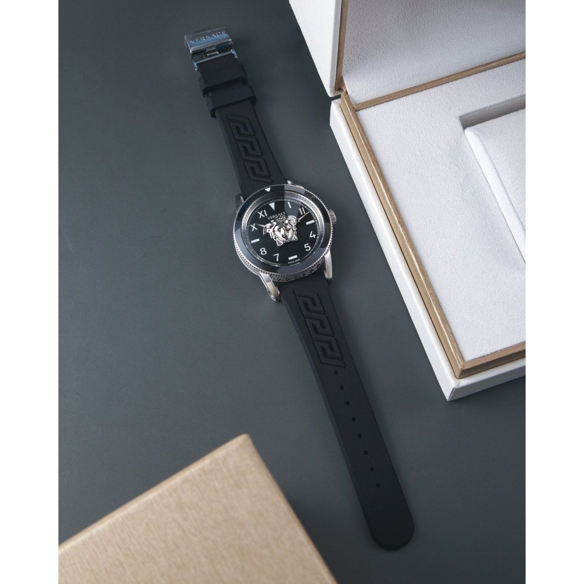 Versace V - Palazzo - L&M Luxury Timepieces