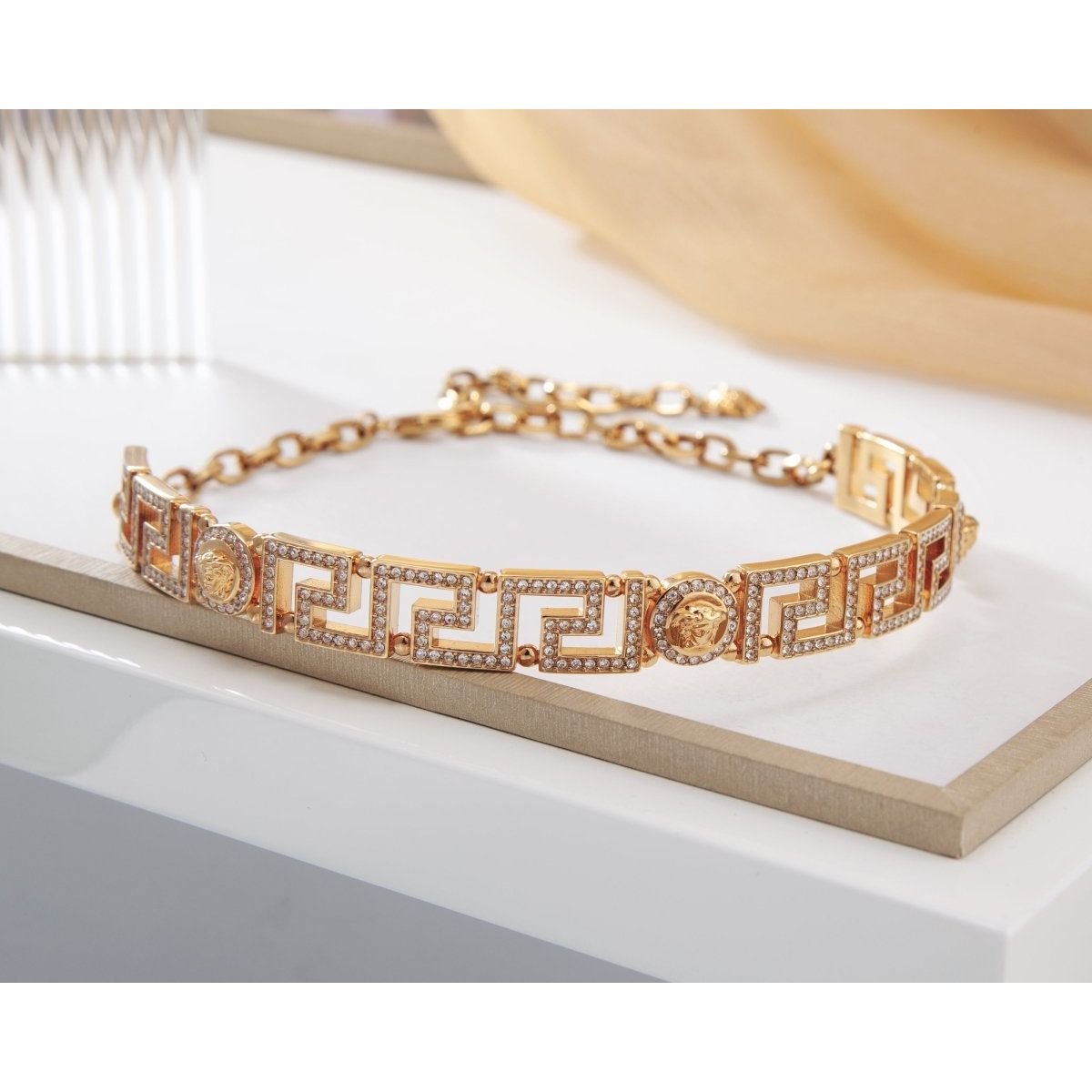Vòng cổ có đính kim cương VERSACE - L&M Luxury Timepieces