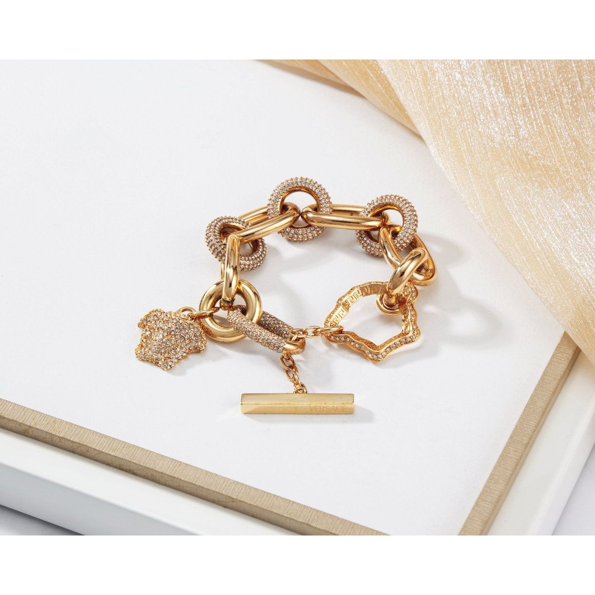 Vòng tay VERSACE - L&M Luxury Timepieces